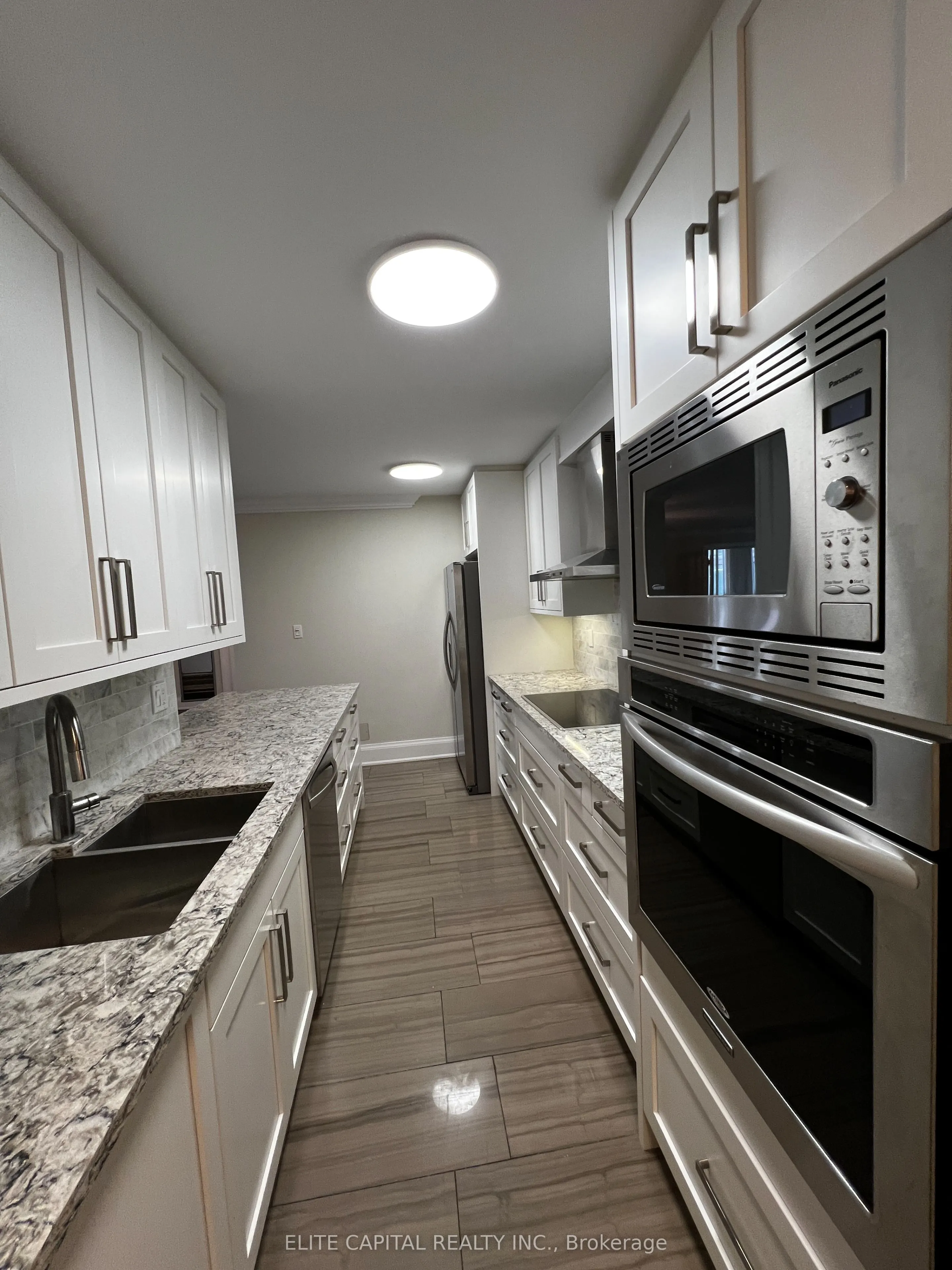 24 Wellesley Street W, #711