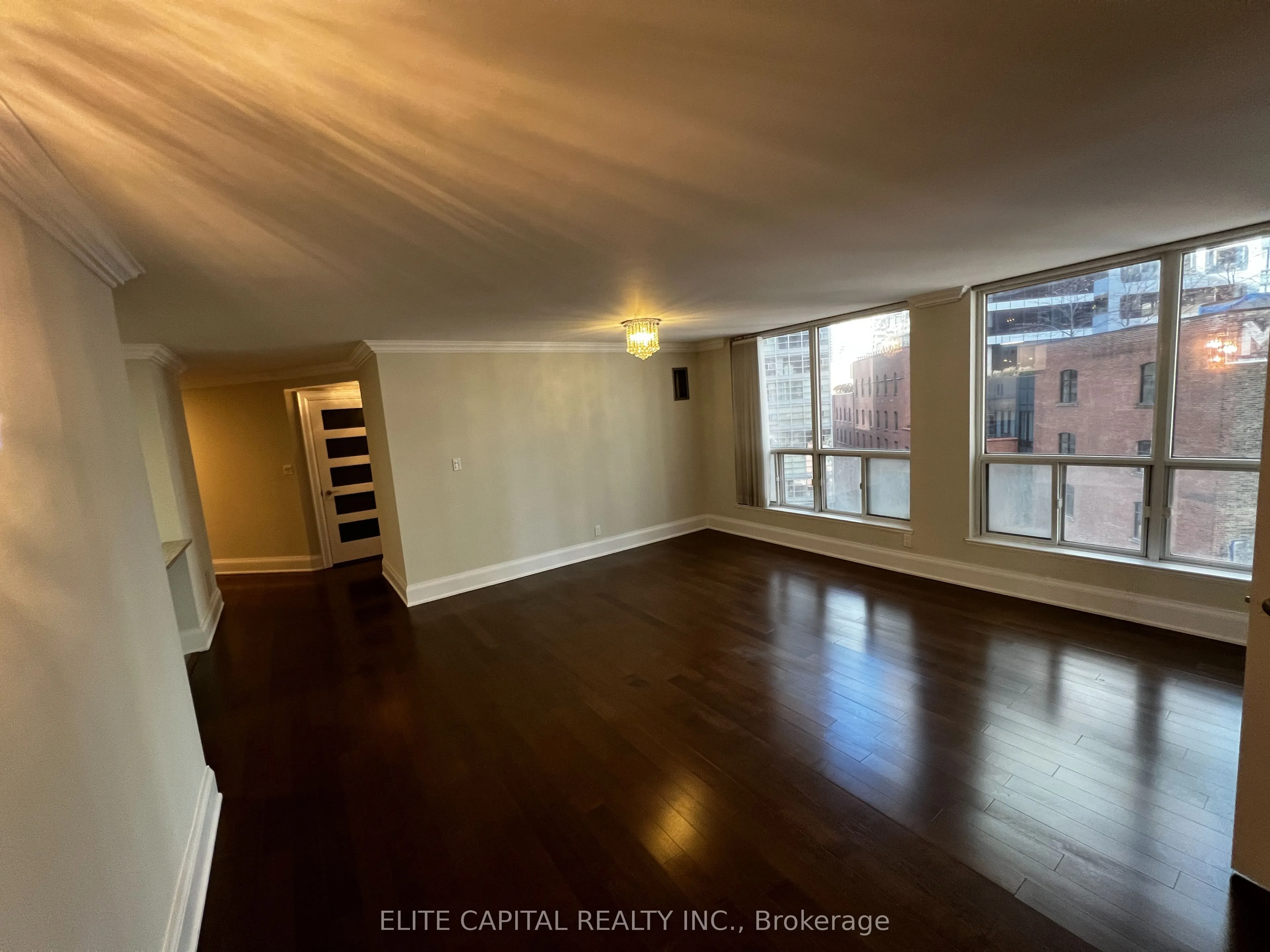 24 Wellesley Street W, #711