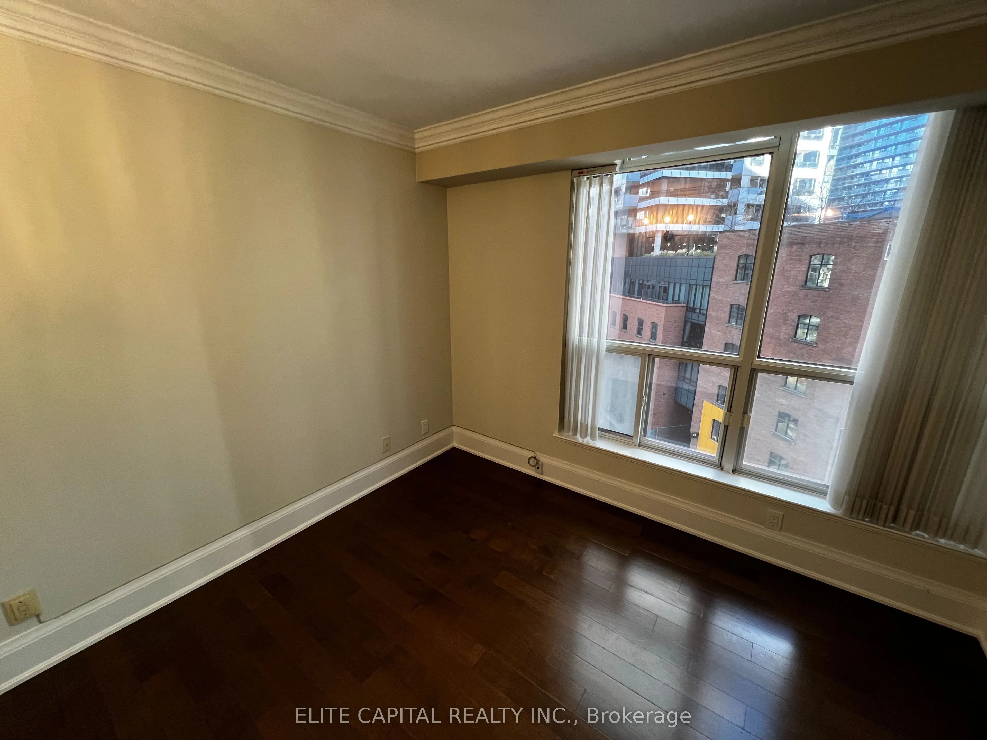 24 Wellesley Street W, #711