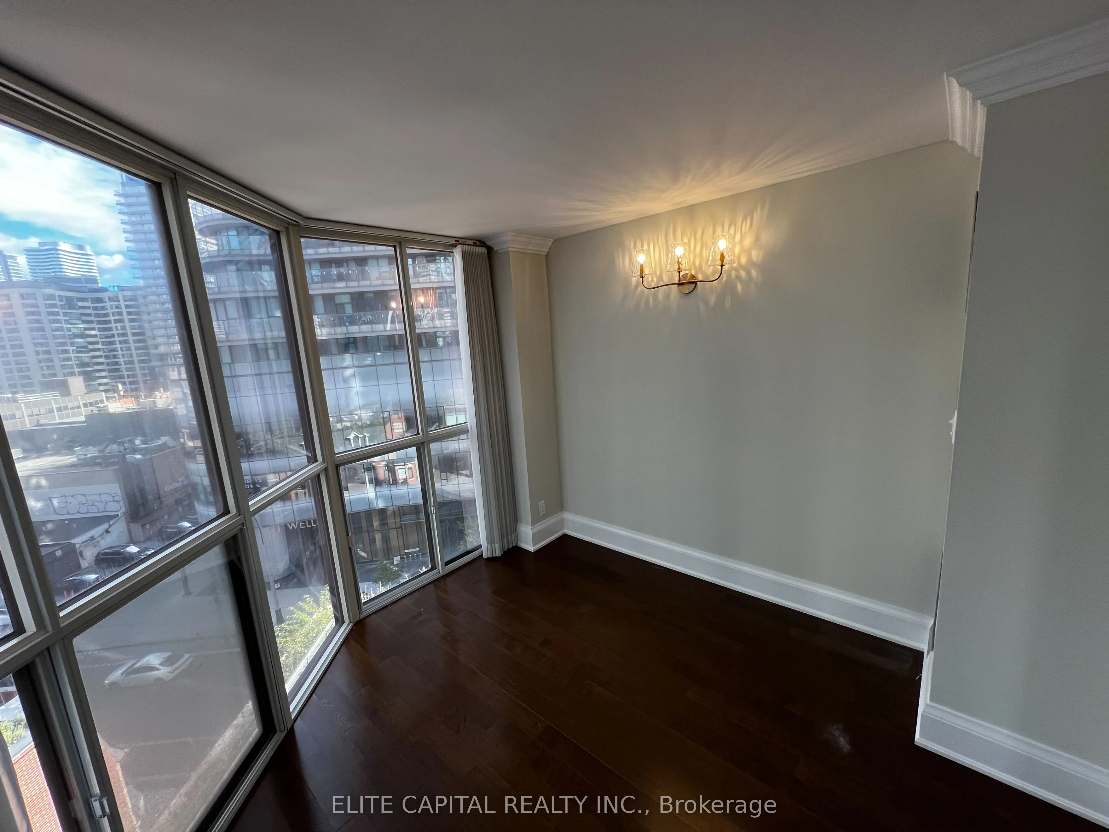 24 Wellesley Street W, #711