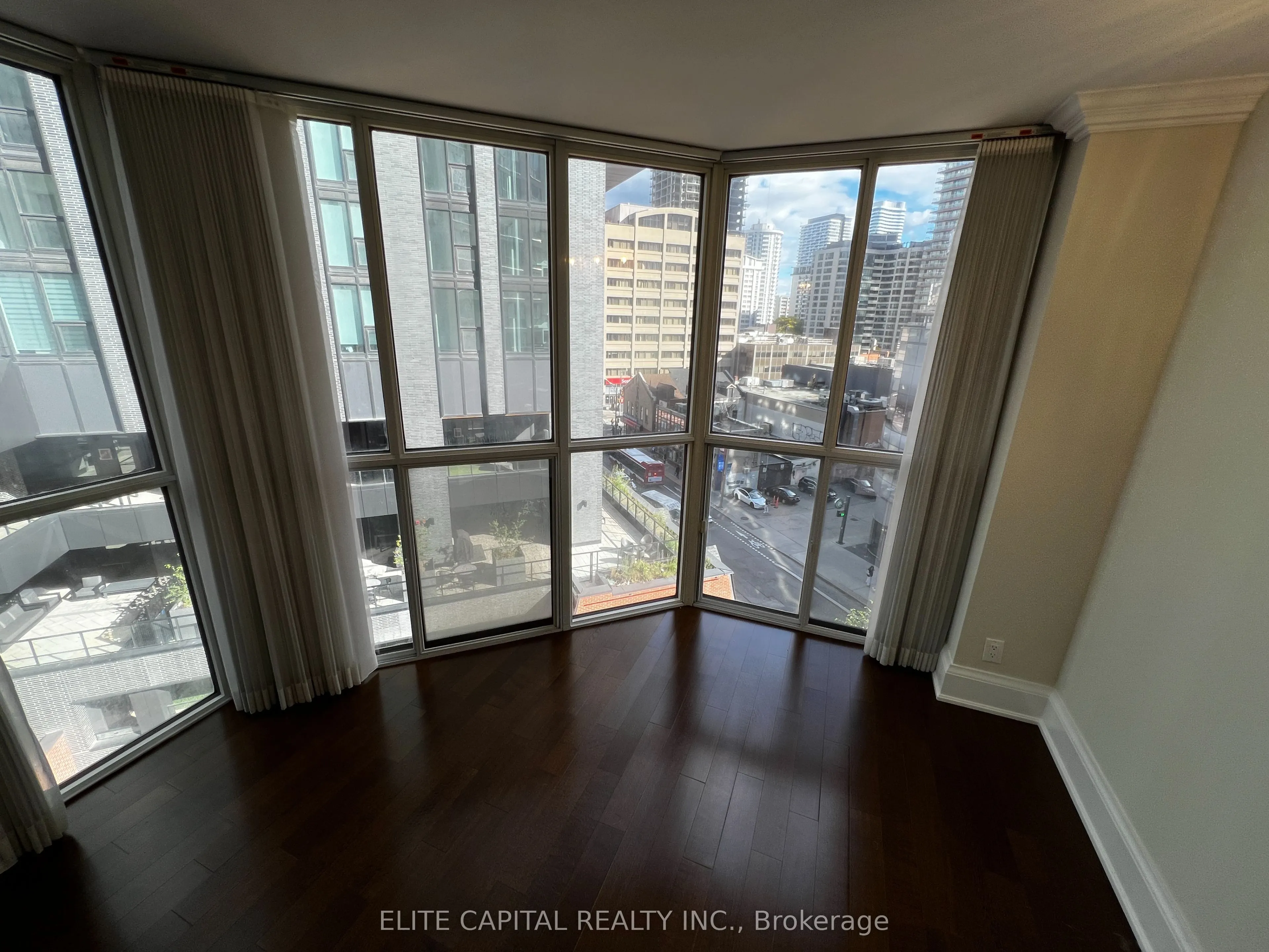 24 Wellesley Street W, #711