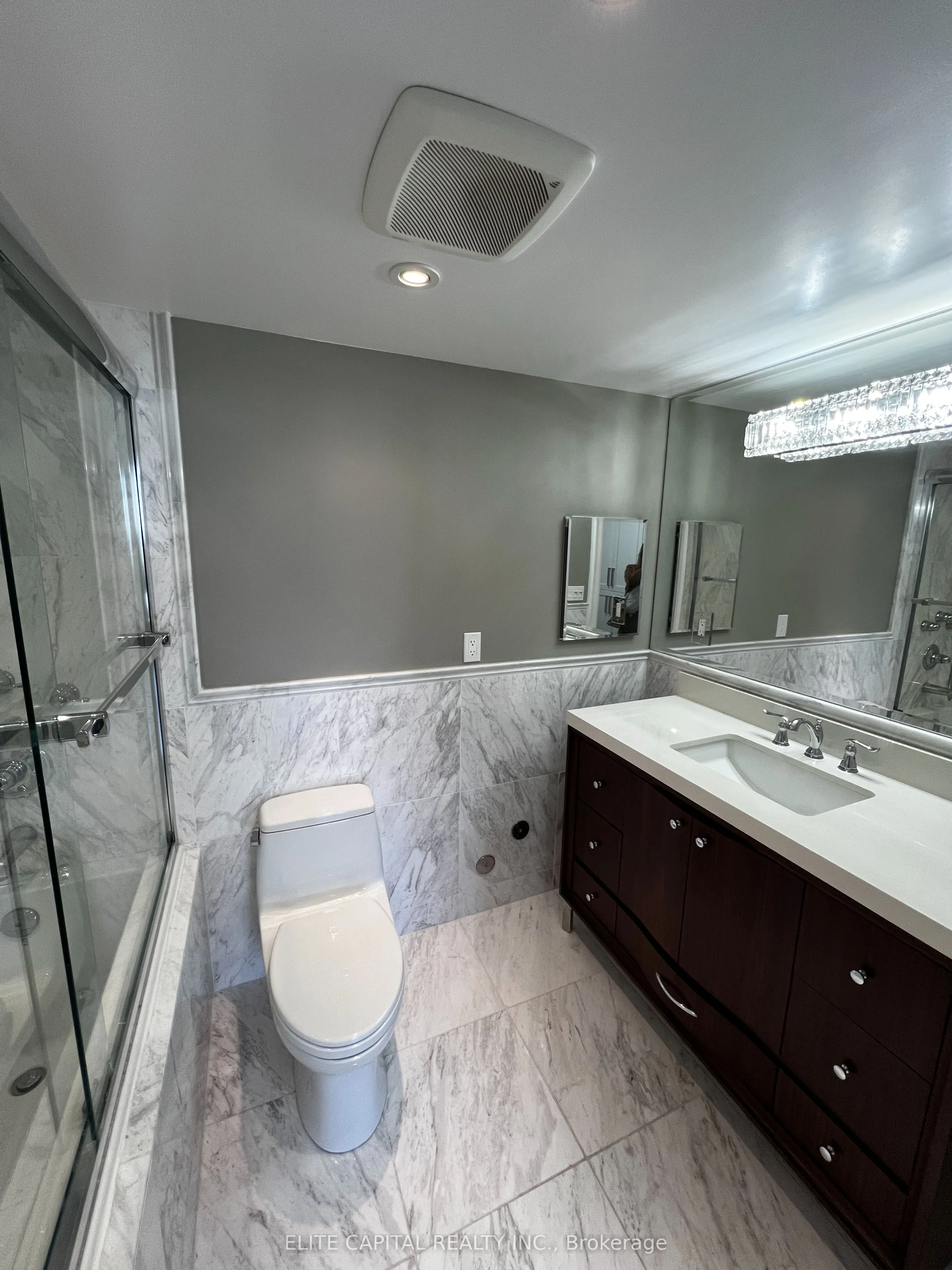 24 Wellesley Street W, #711