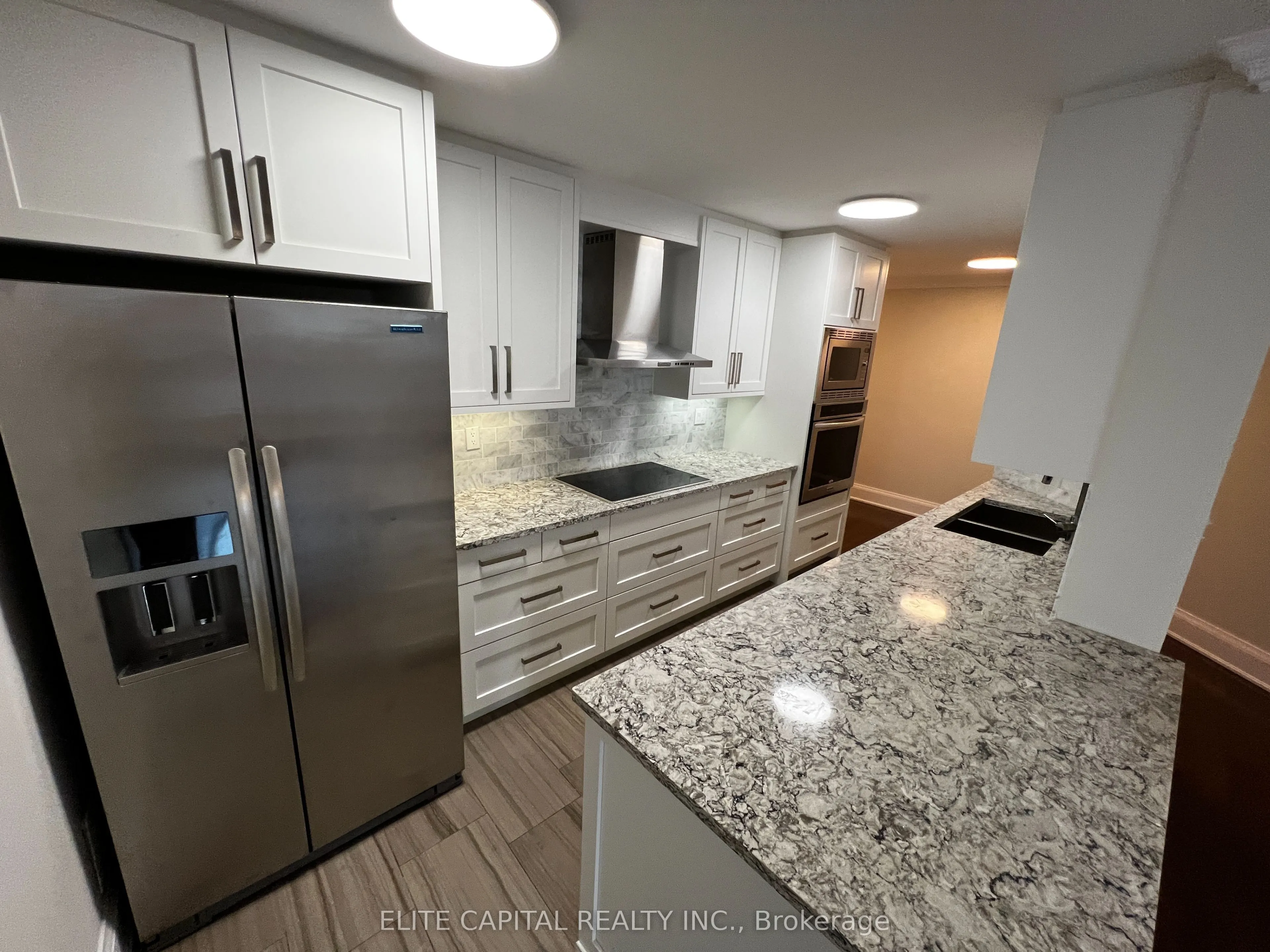 24 Wellesley Street W, #711