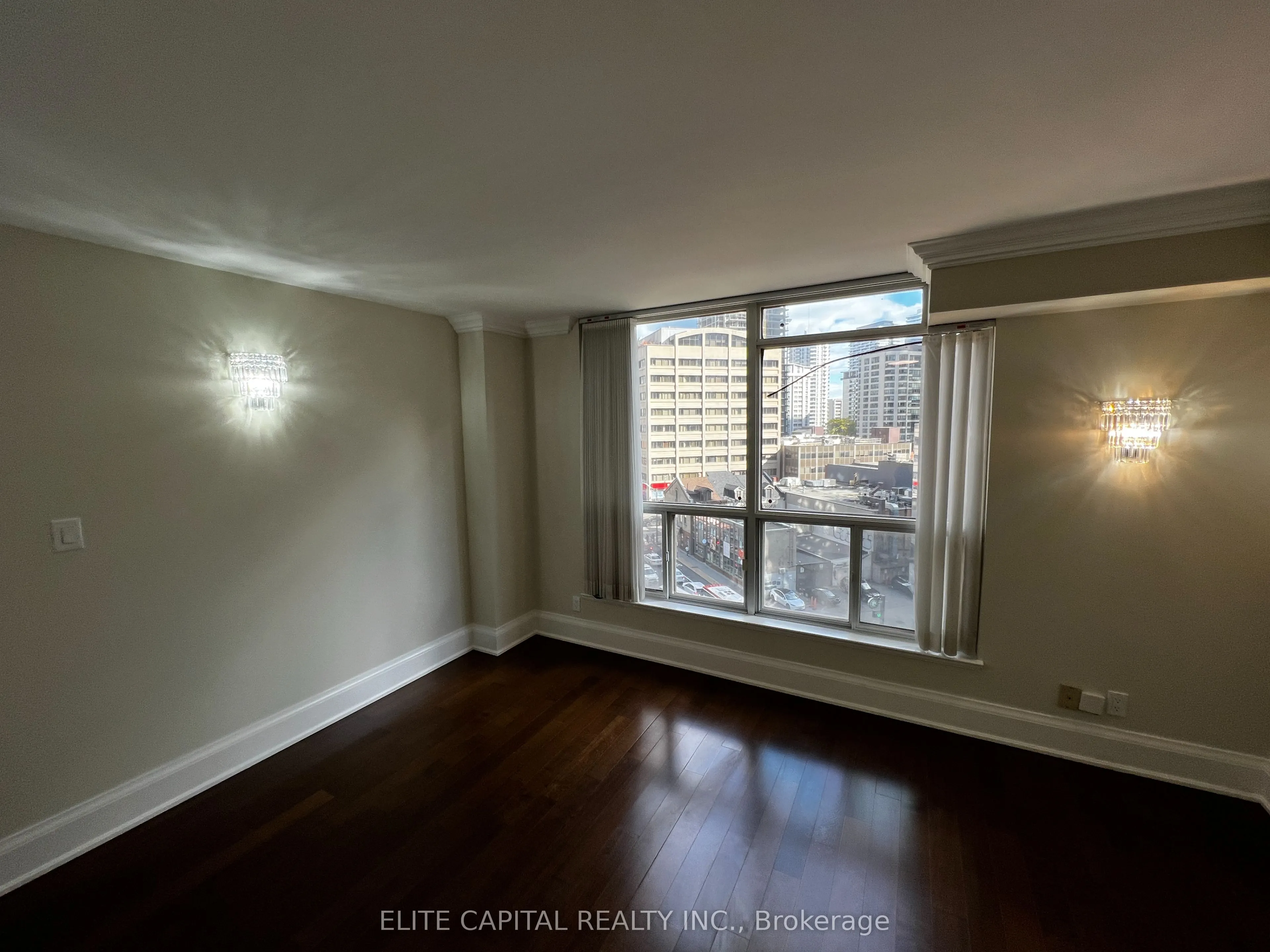 24 Wellesley Street W, #711