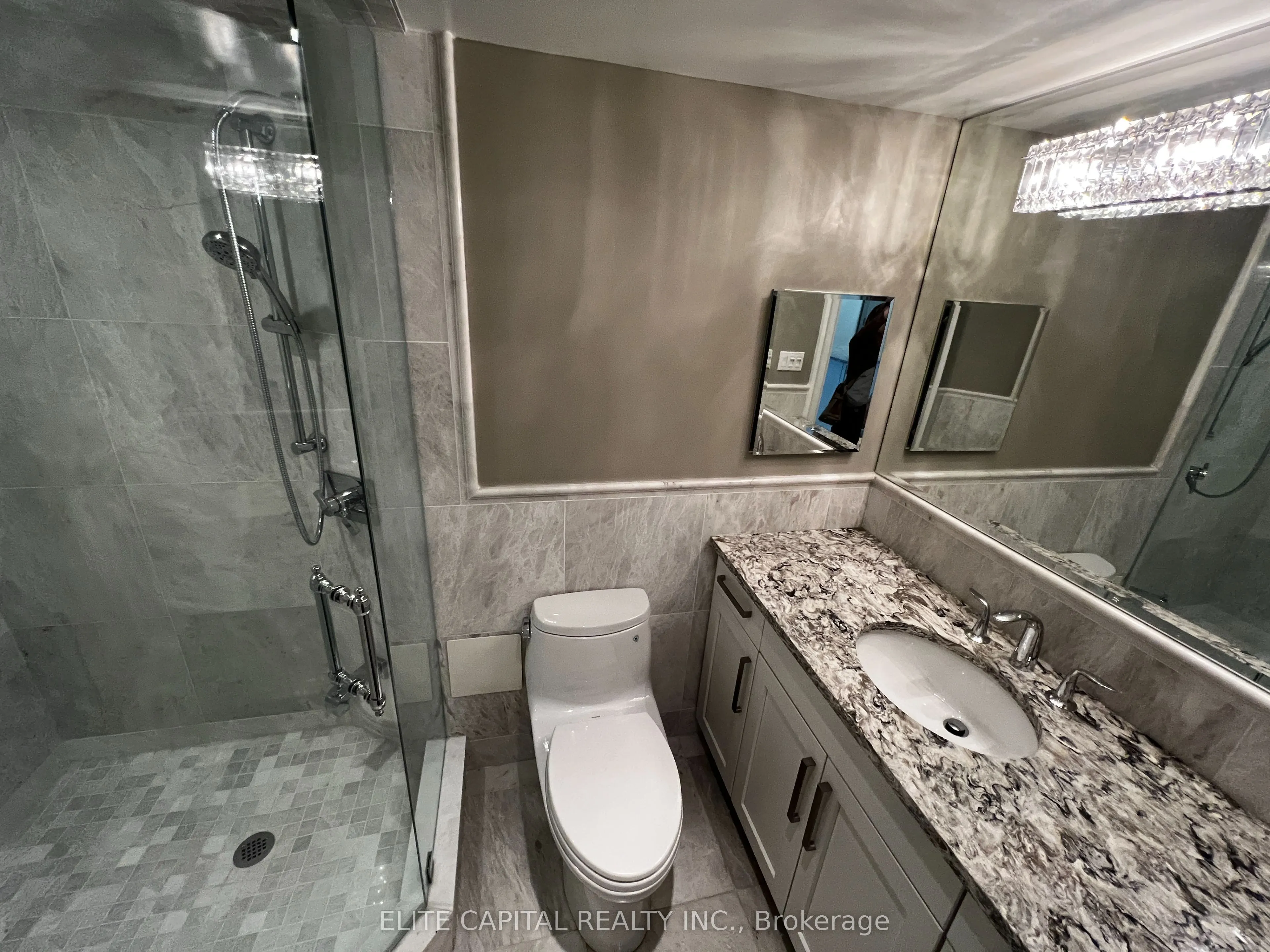 24 Wellesley Street W, #711