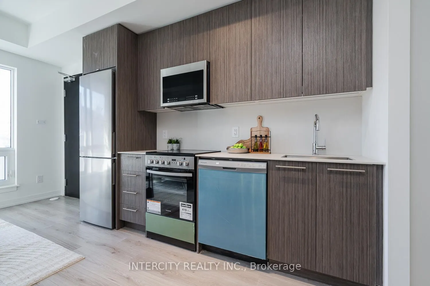 851 Sheppard Avenue W, #38