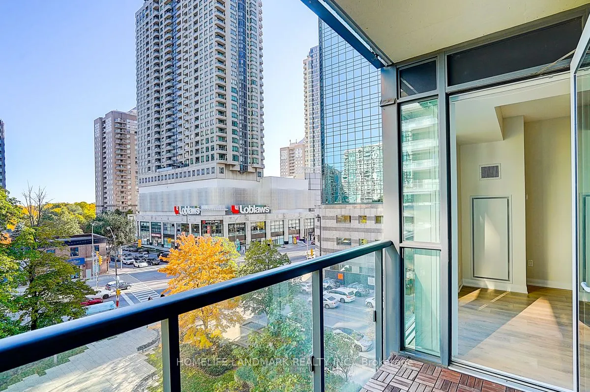 5162 Yonge Street, #208