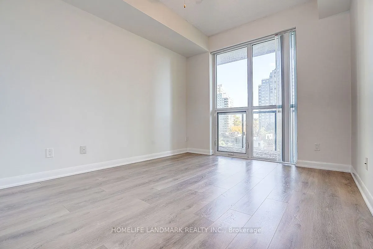 5162 Yonge Street, #208