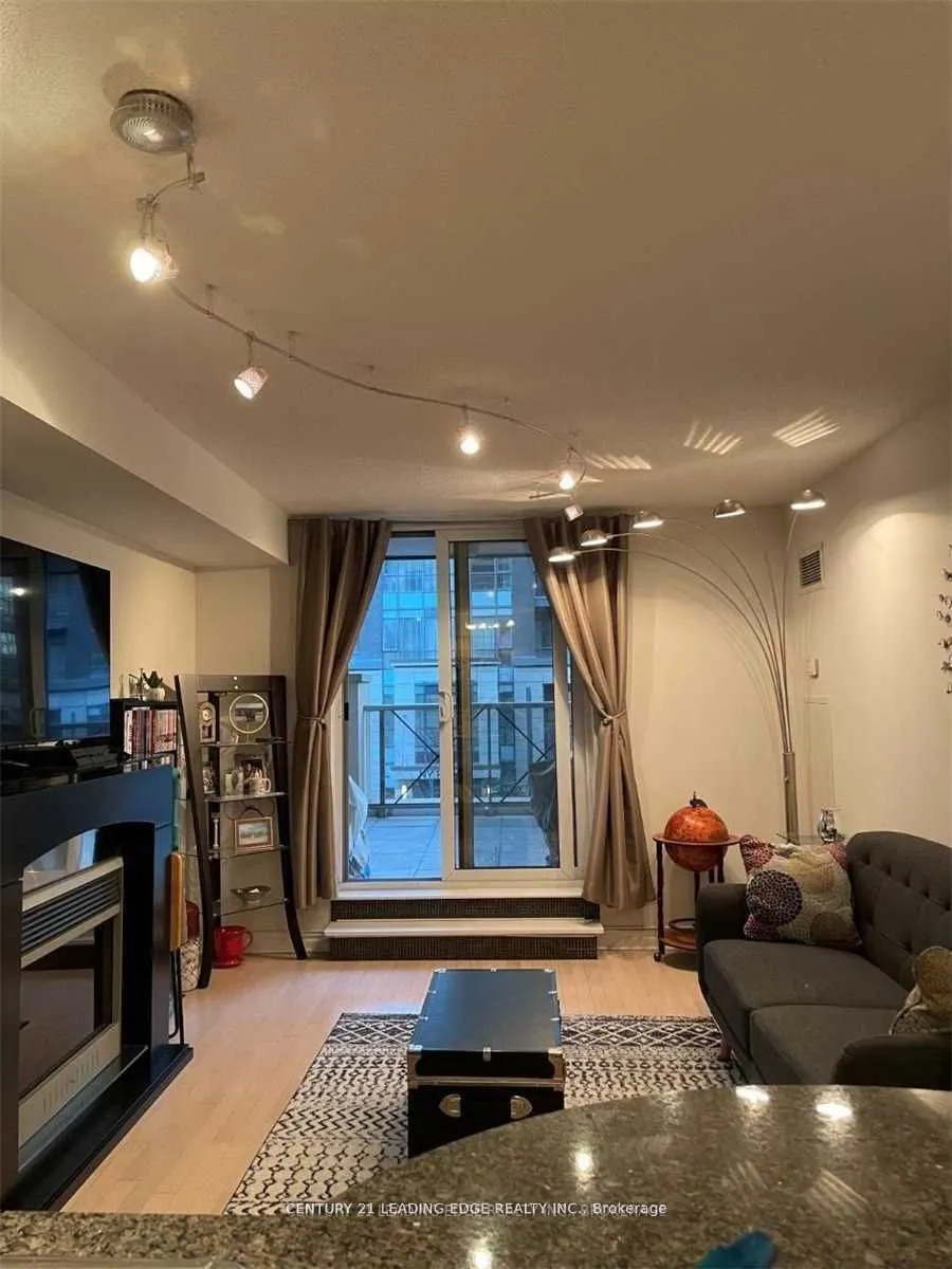 18 Kenaston Gardens, #212