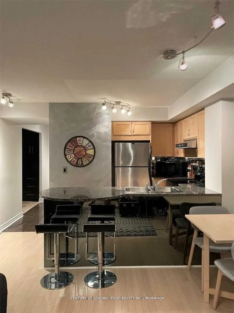 18 Kenaston Gardens, #212