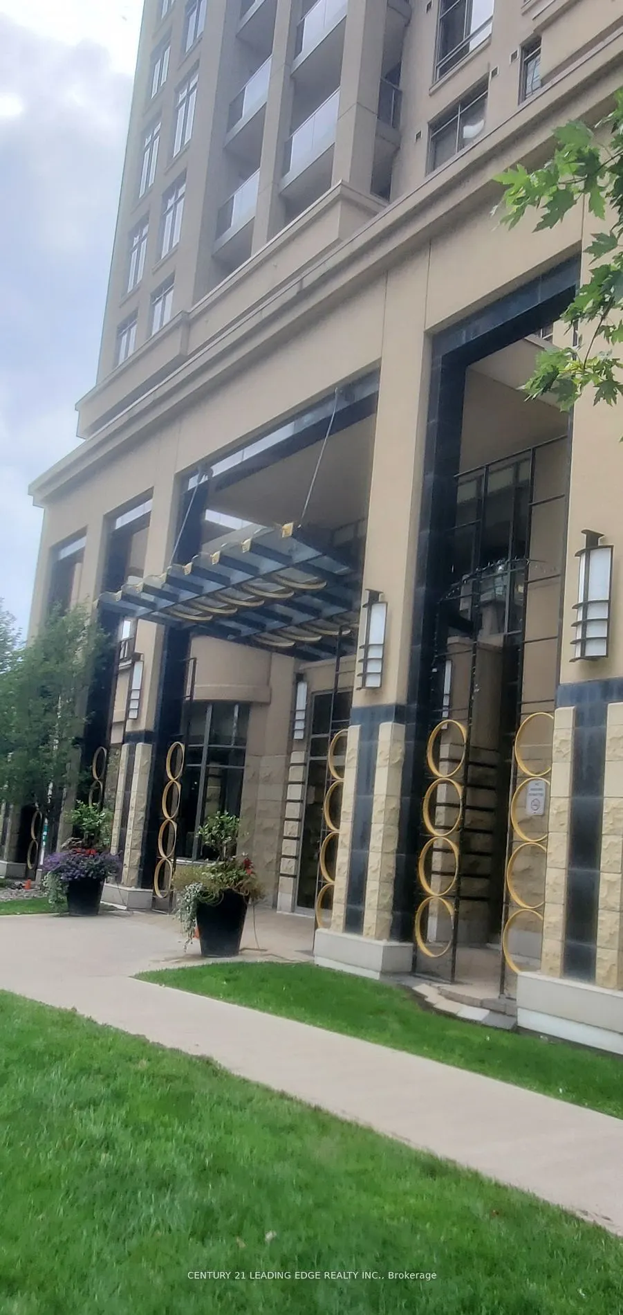 18 Kenaston Gardens, #212