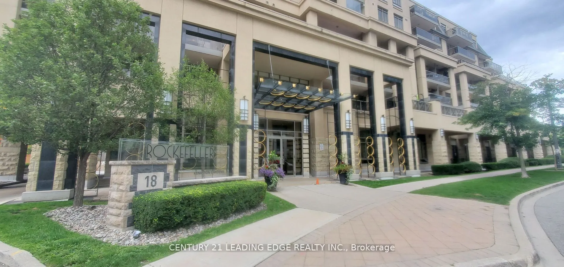 18 Kenaston Gardens, #212