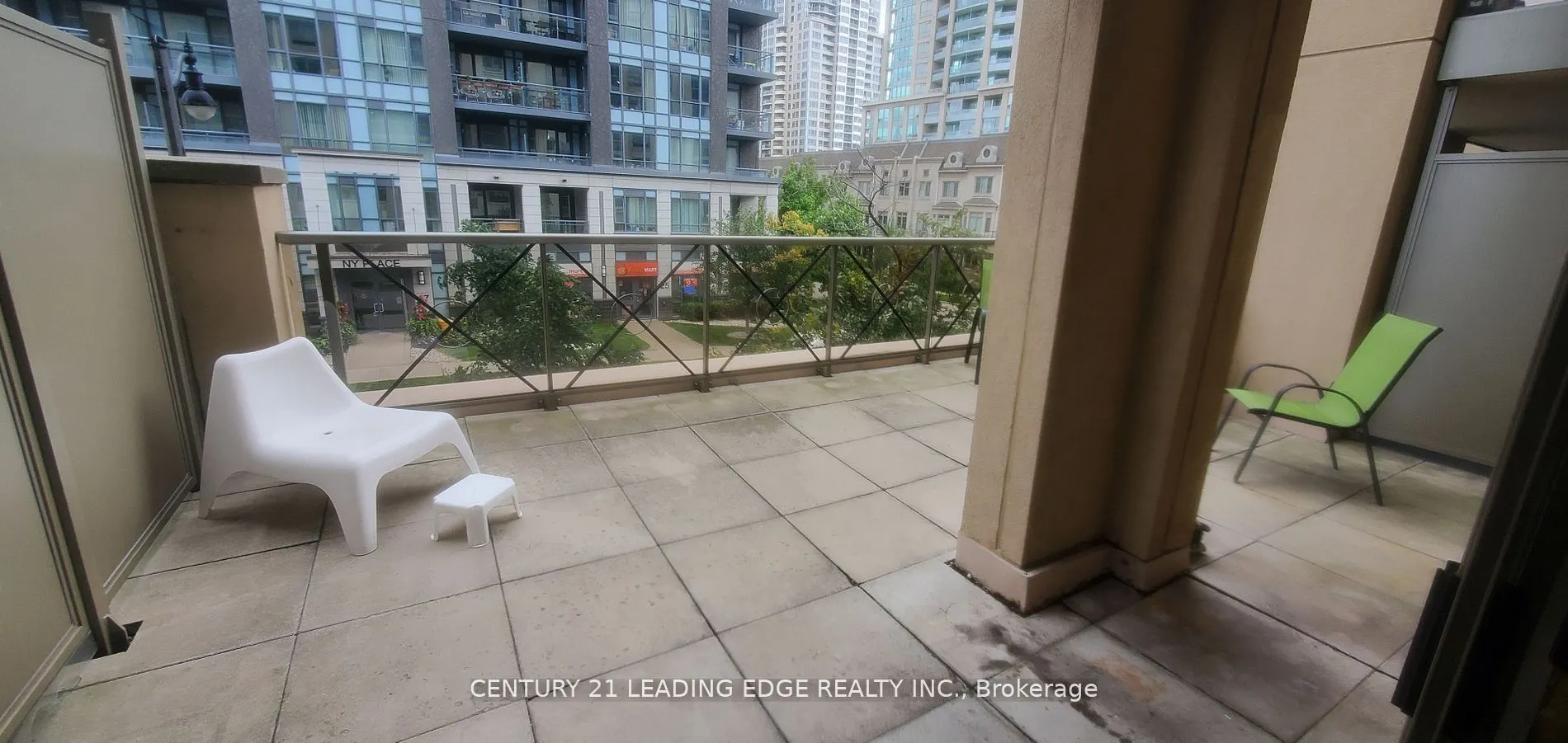 18 Kenaston Gardens, #212