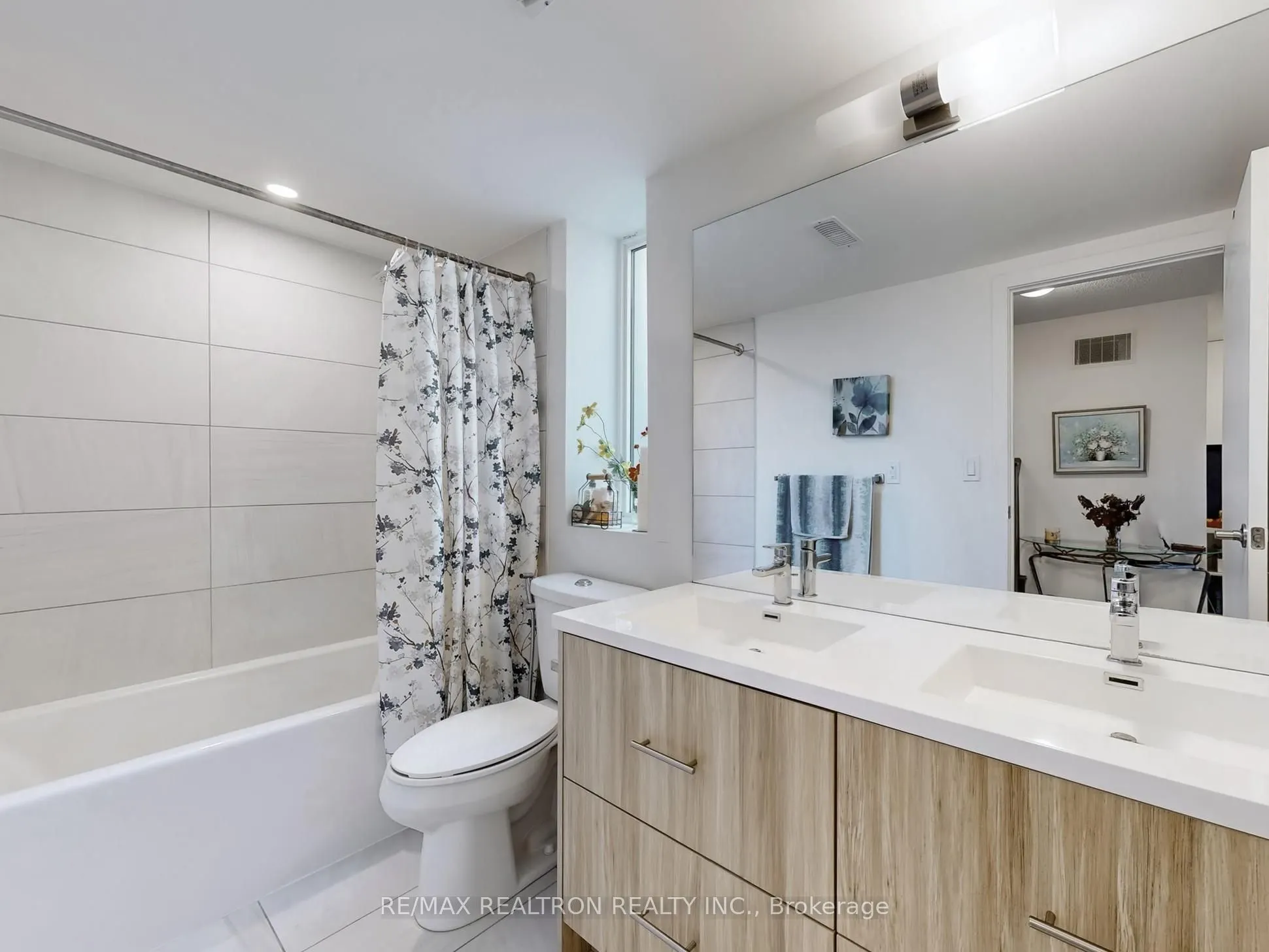 180 Fairview Mal Drive, #108