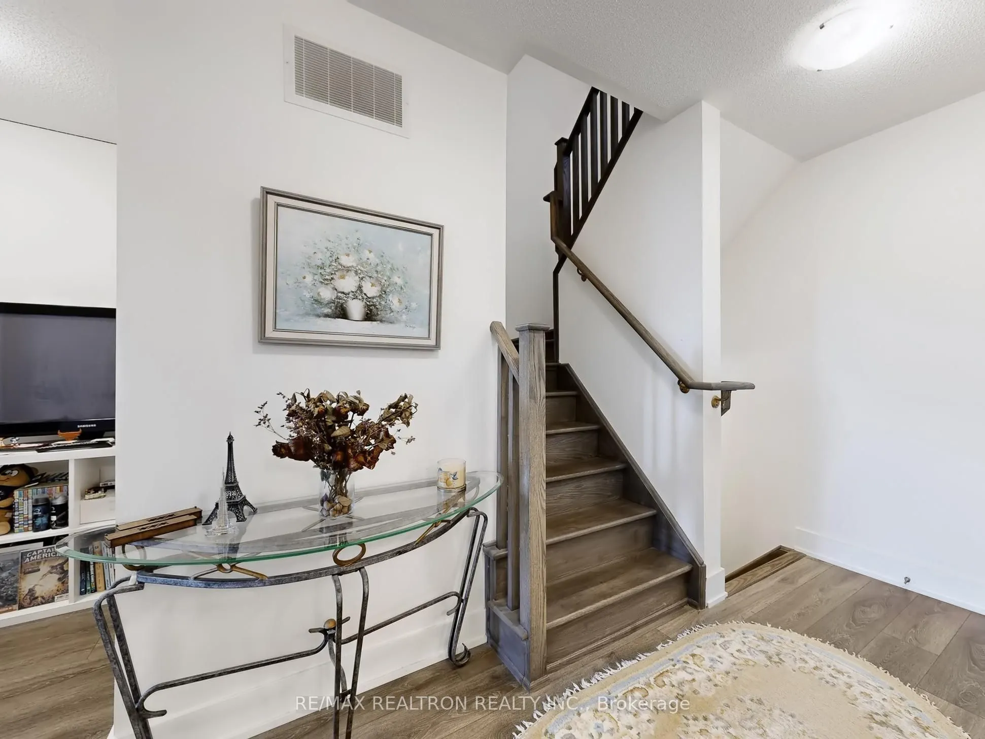 180 Fairview Mal Drive, #108