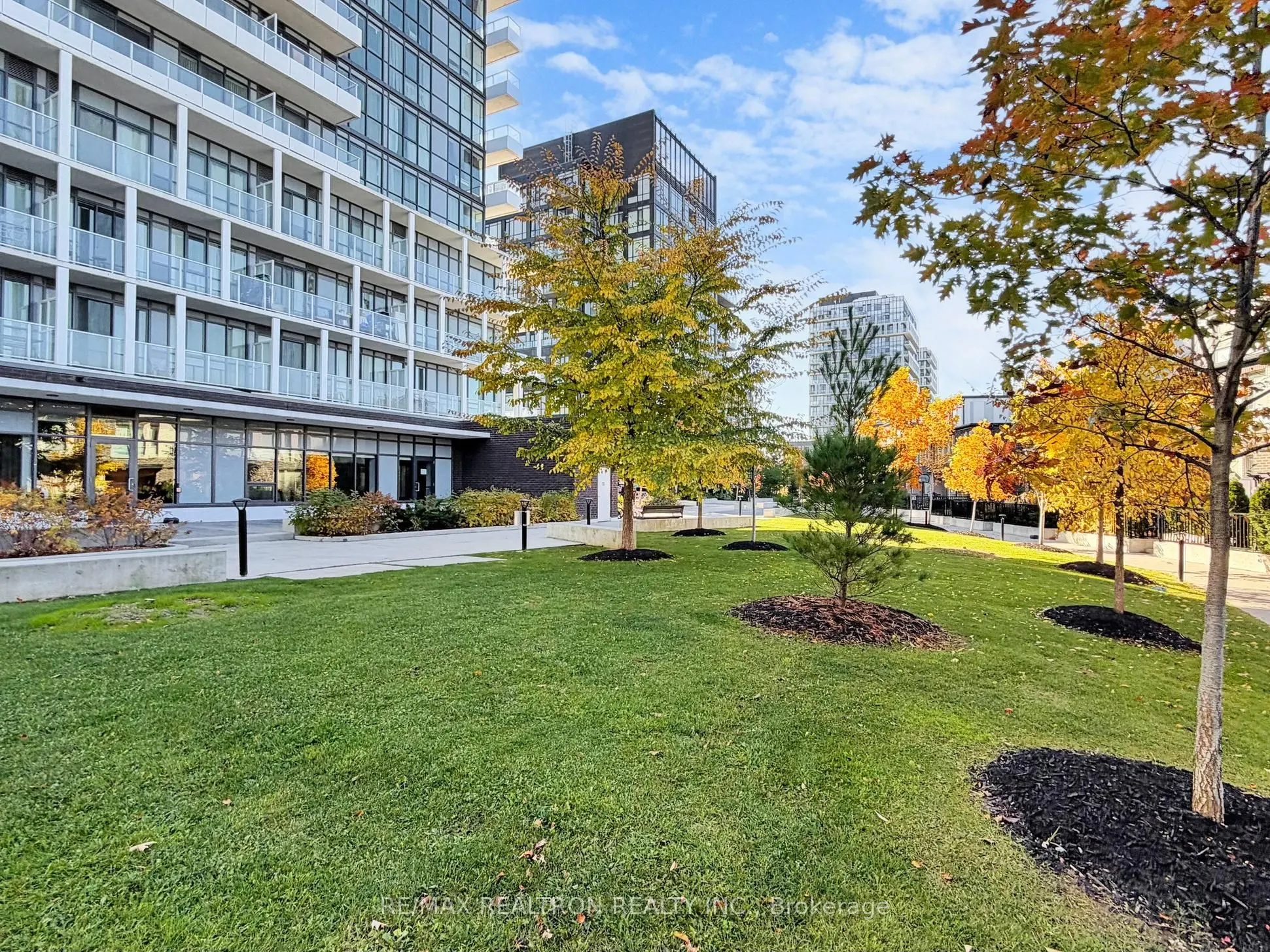 180 Fairview Mal Drive, #108