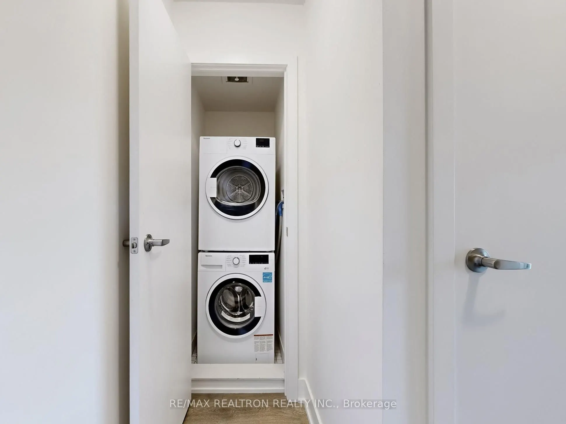 180 Fairview Mal Drive, #108