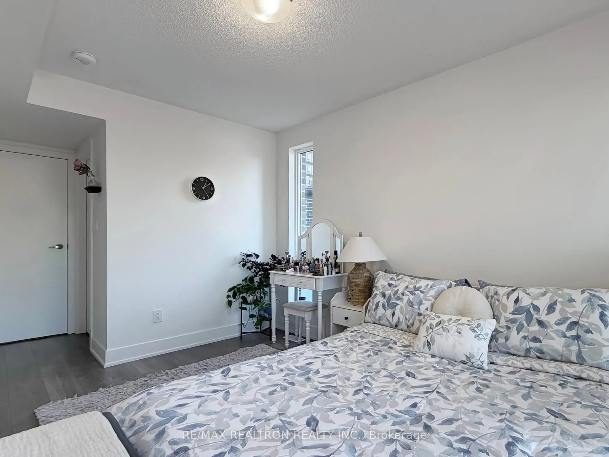 180 Fairview Mal Drive, #108