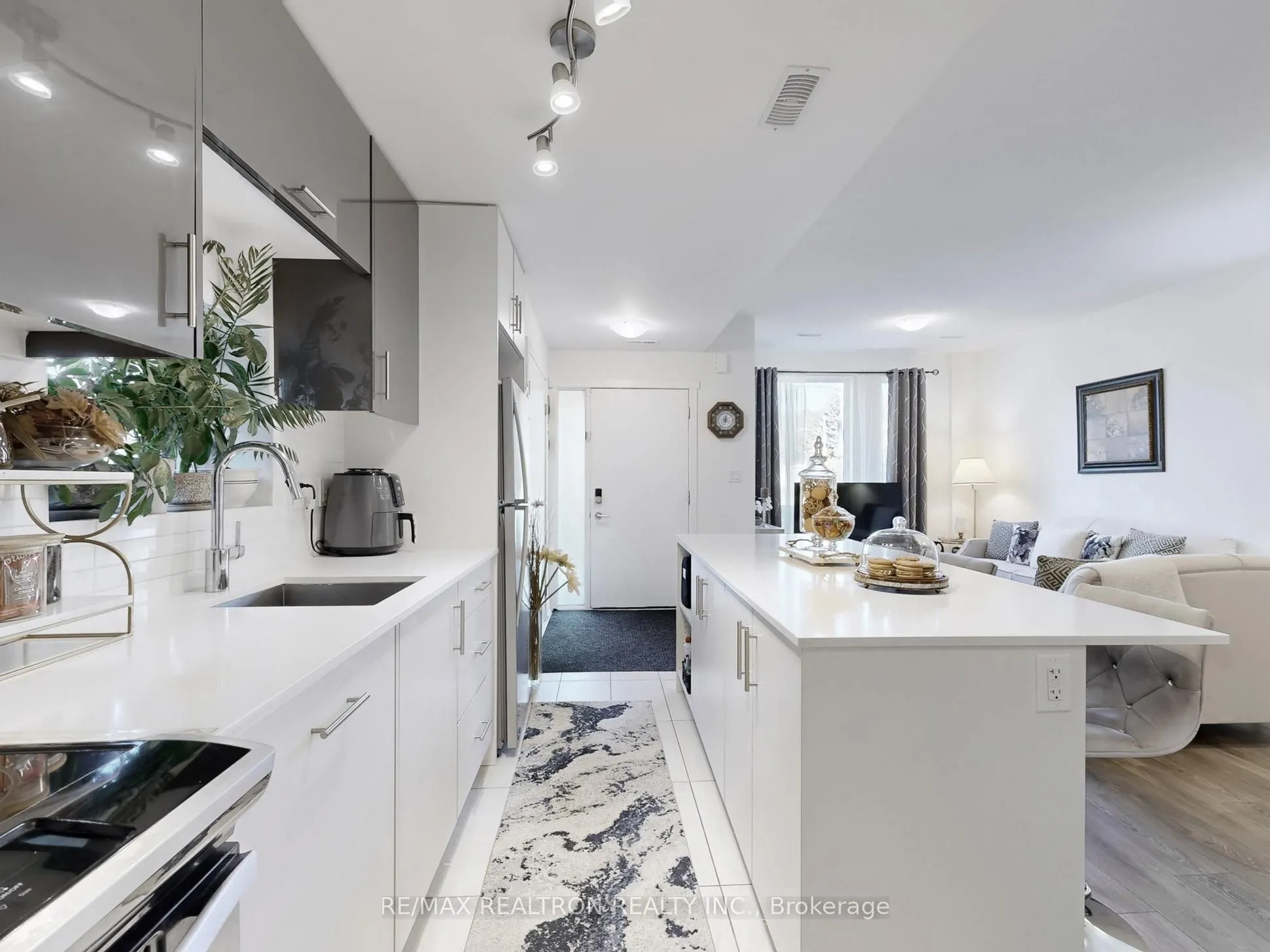 180 Fairview Mal Drive, #108