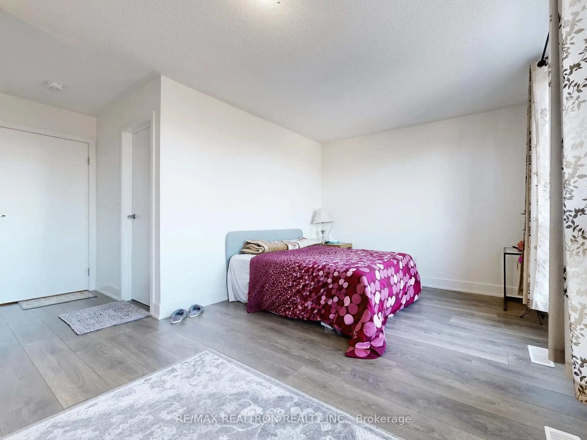 180 Fairview Mal Drive, #108