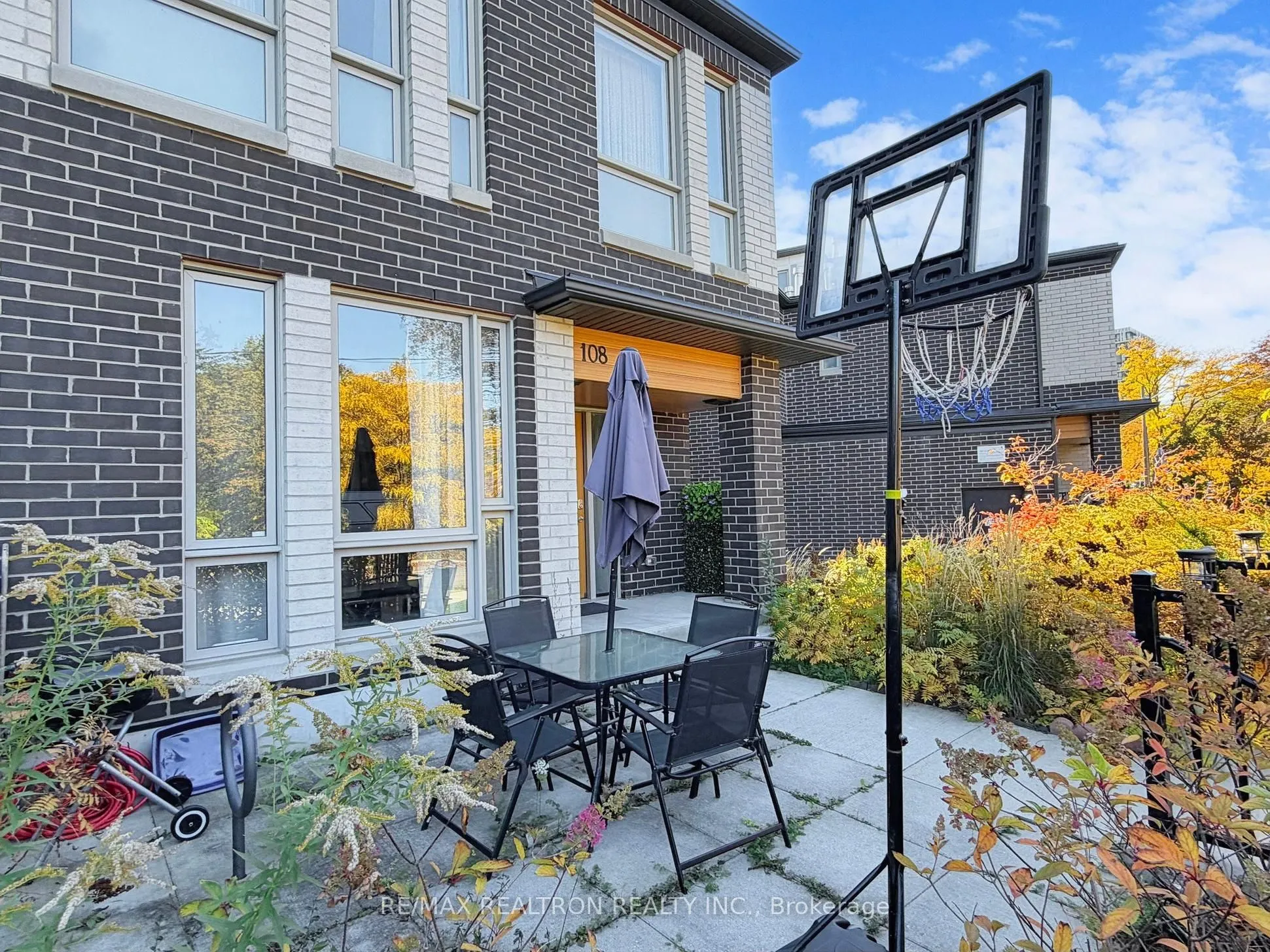 180 Fairview Mal Drive, #108