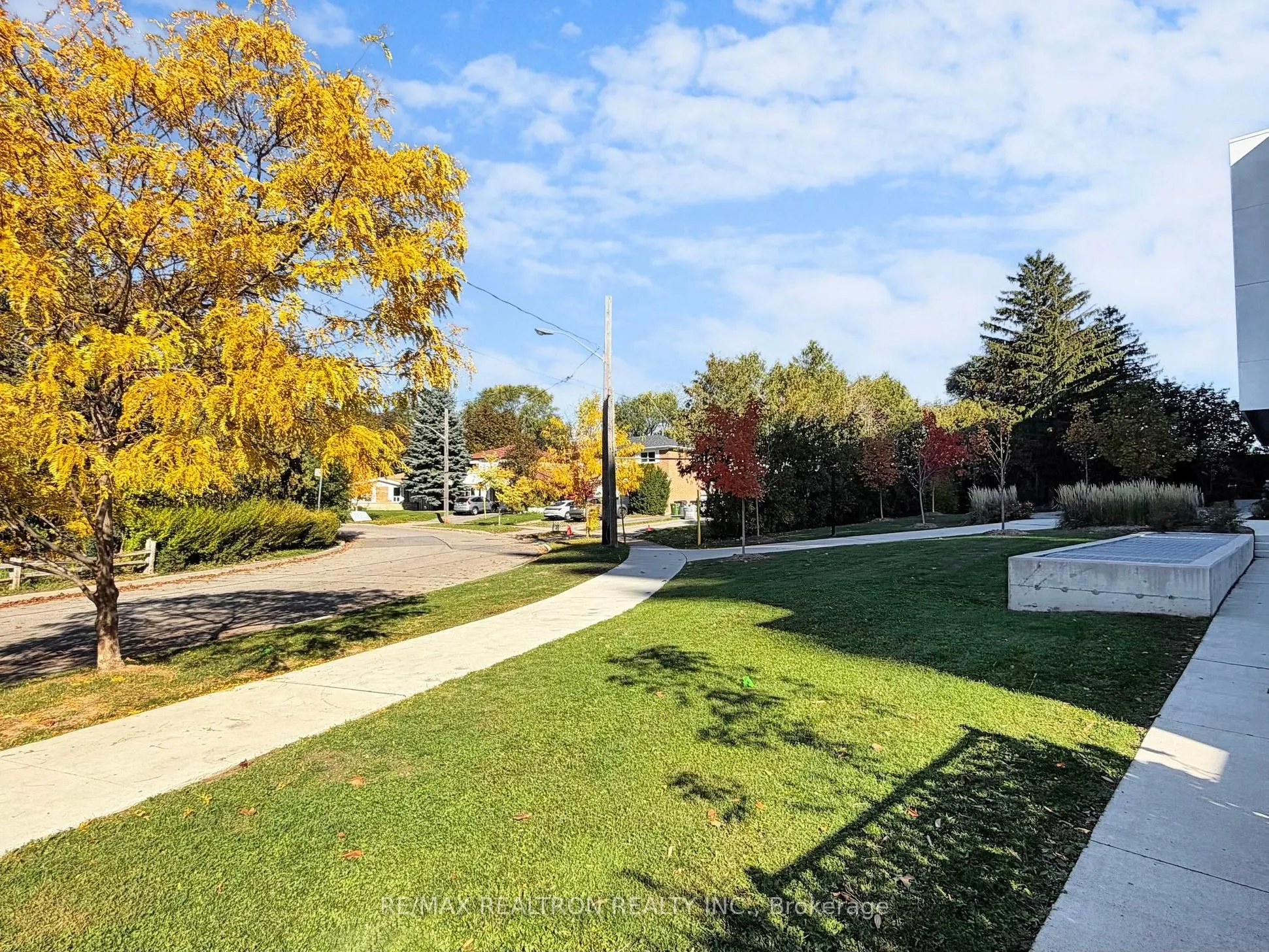 180 Fairview Mal Drive, #108