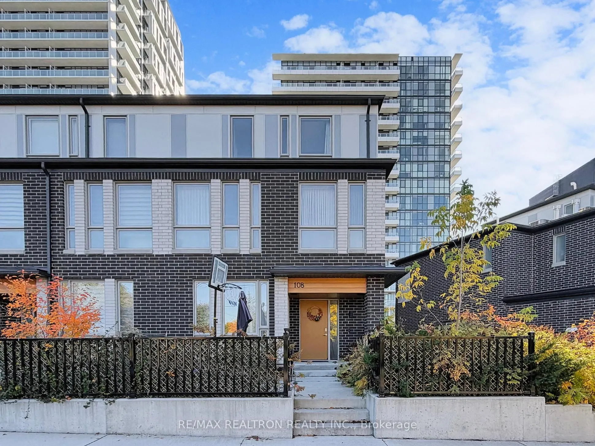 180 Fairview Mal Drive, #108