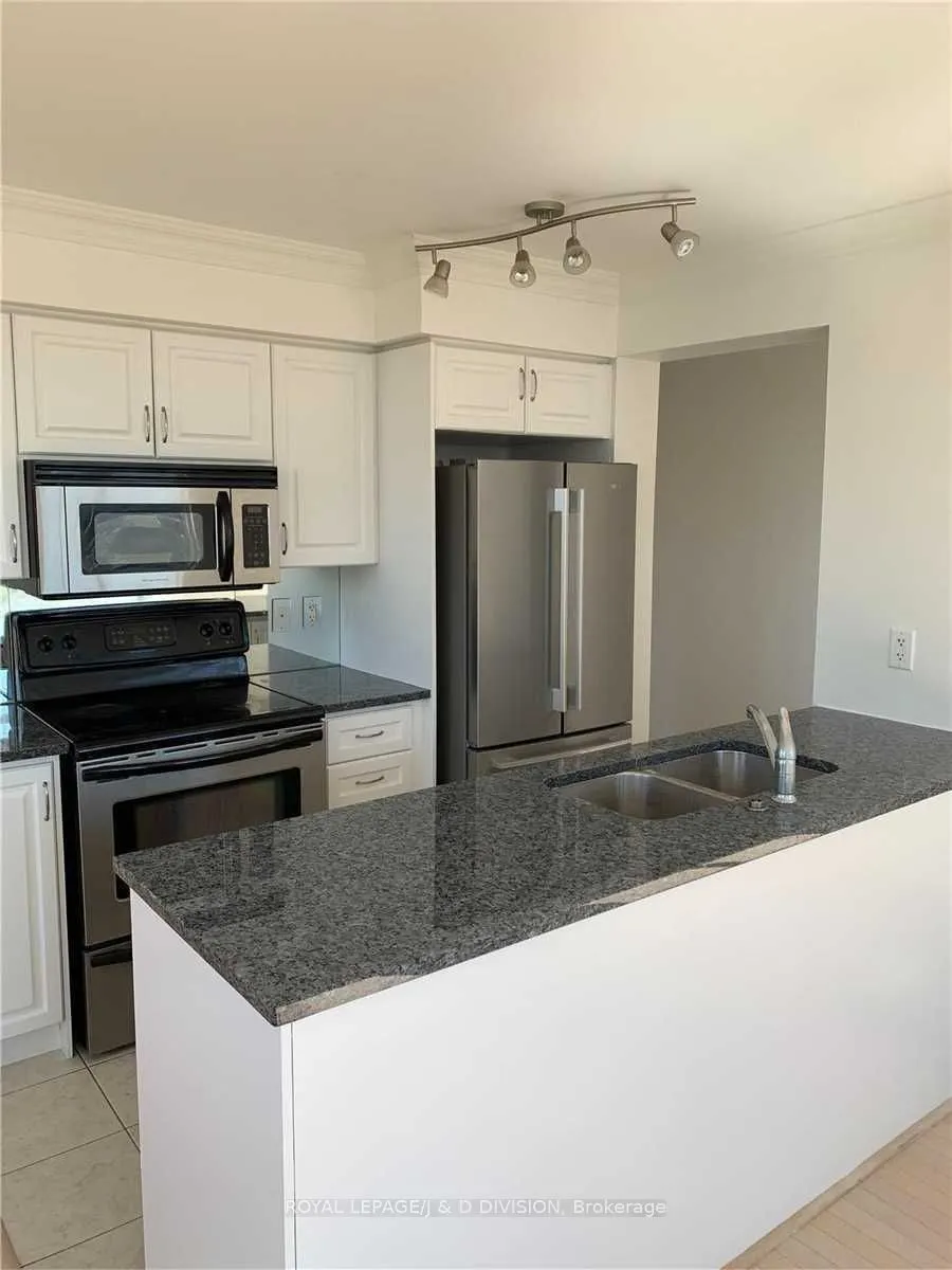 18 Kenaston Gardens, #1407