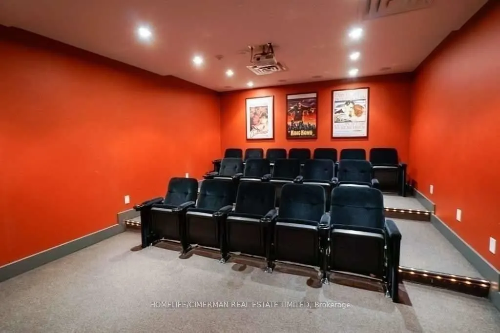 18 Kenaston Gardens, #403