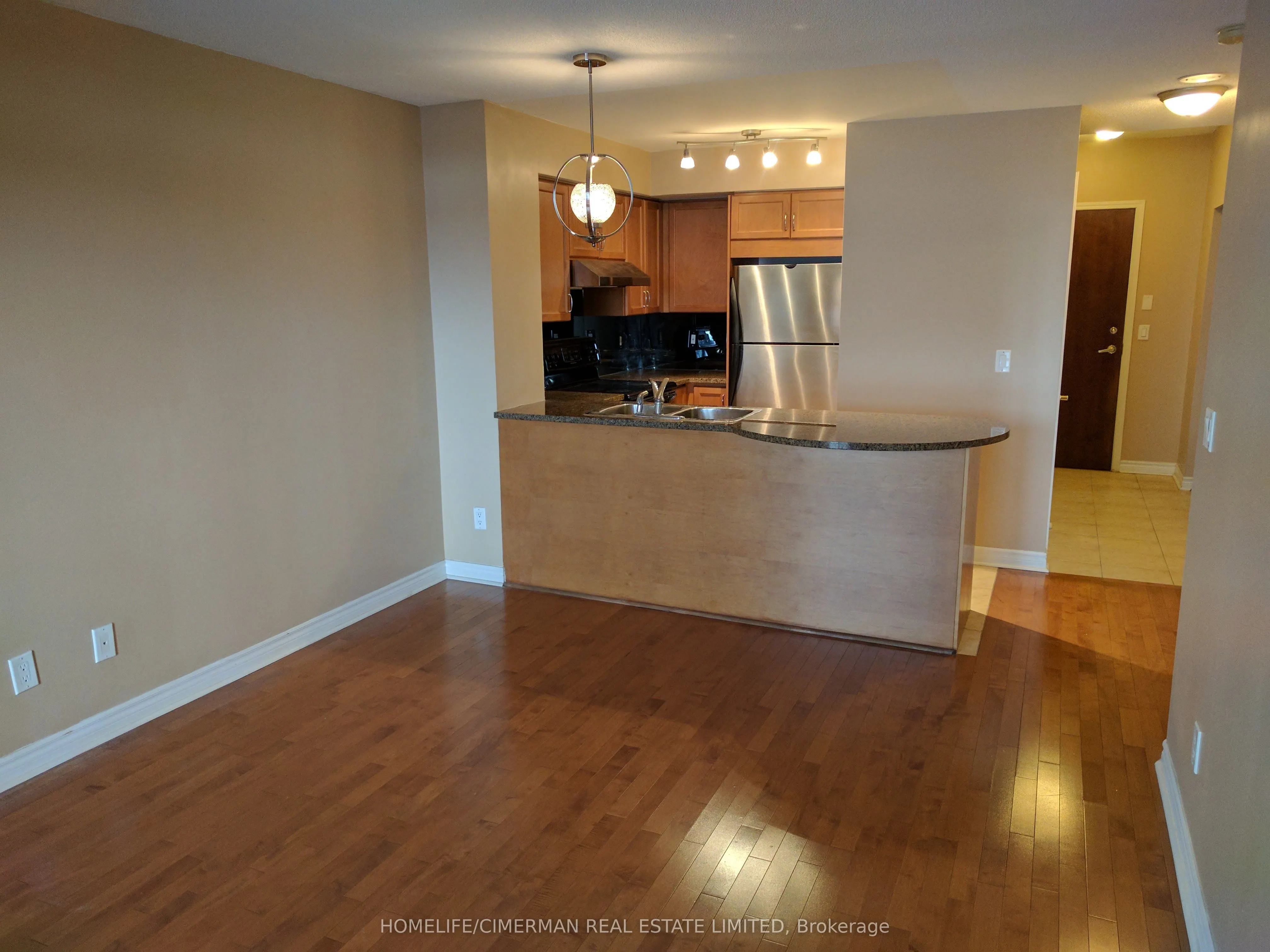 18 Kenaston Gardens, #403