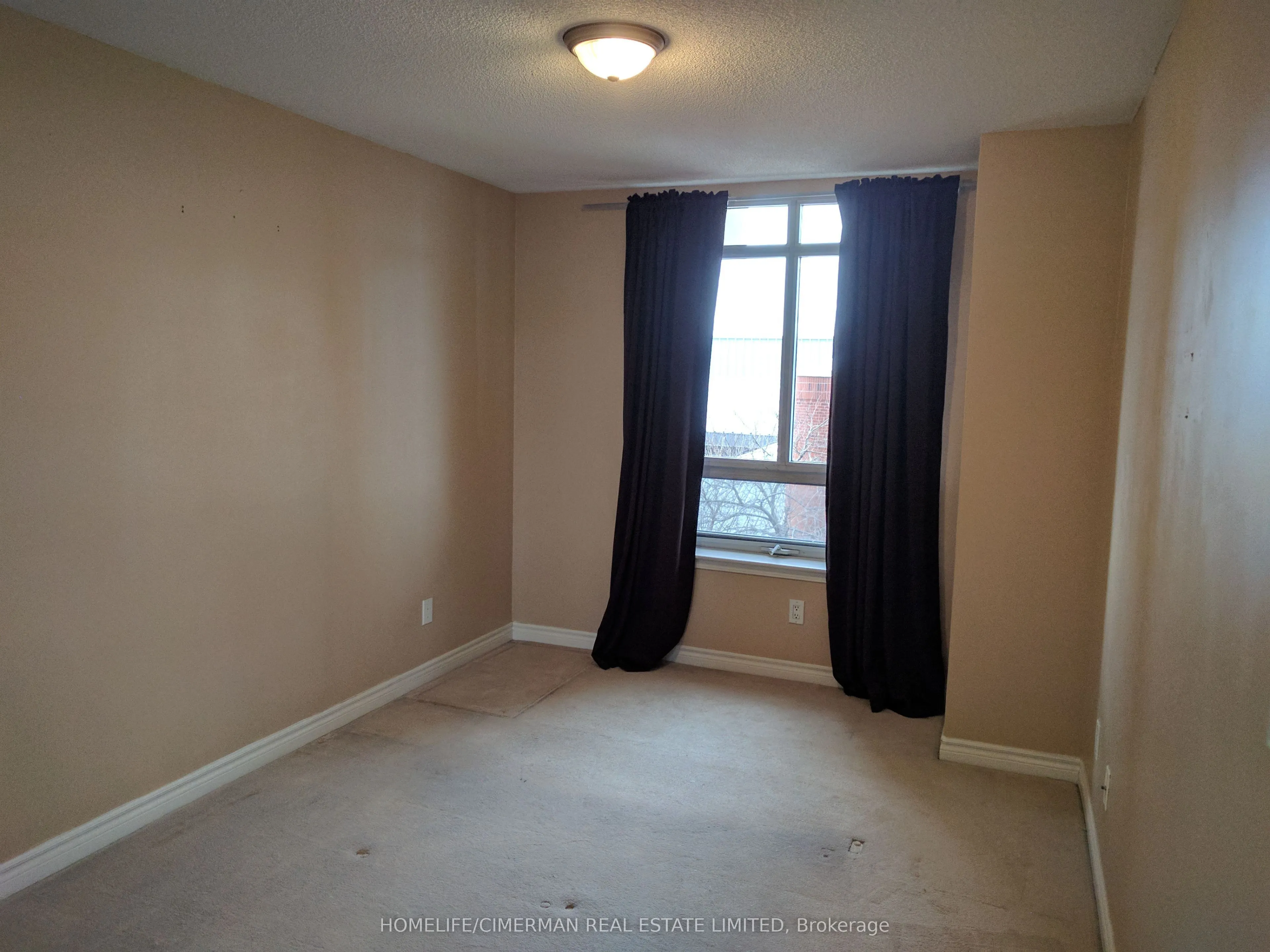 18 Kenaston Gardens, #403