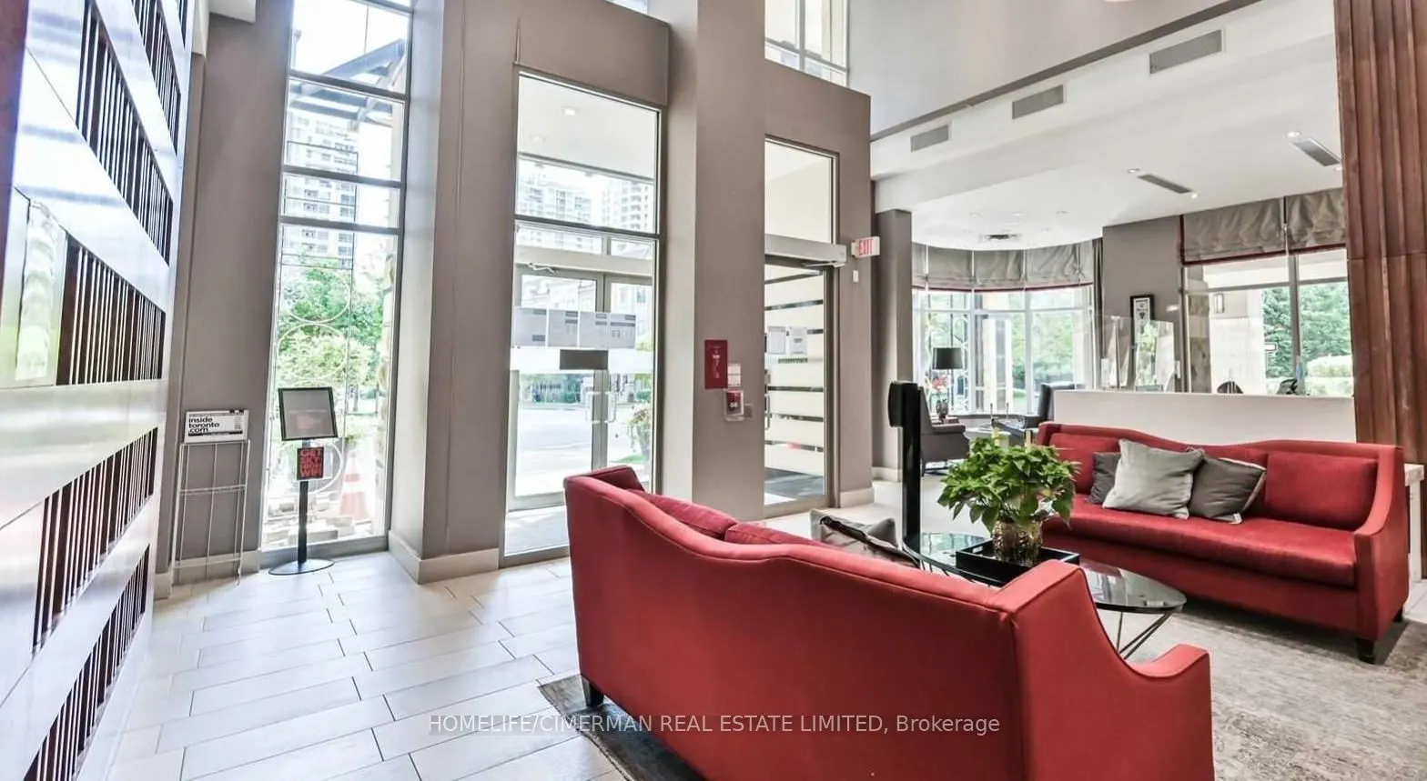 18 Kenaston Gardens, #403