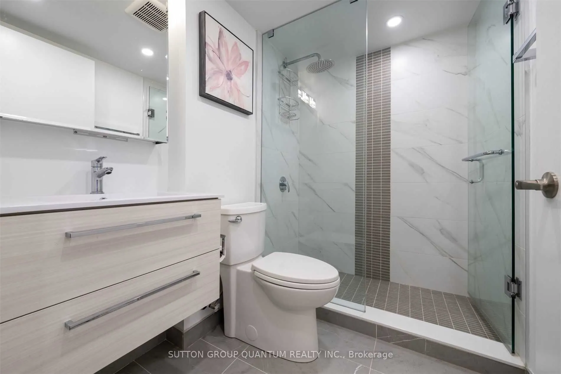 38 Joe Shuster Way, #820