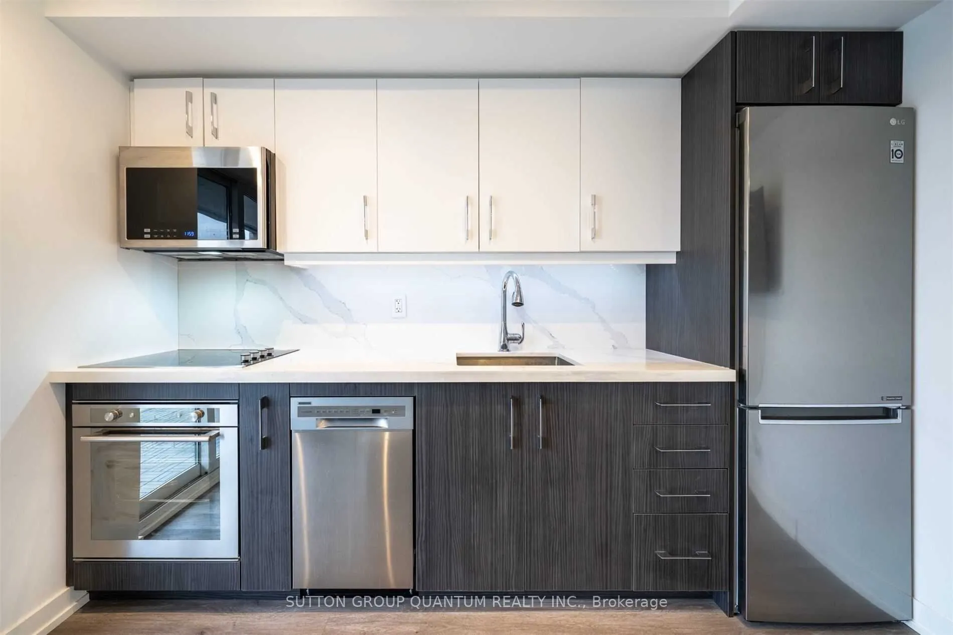 38 Joe Shuster Way, #820