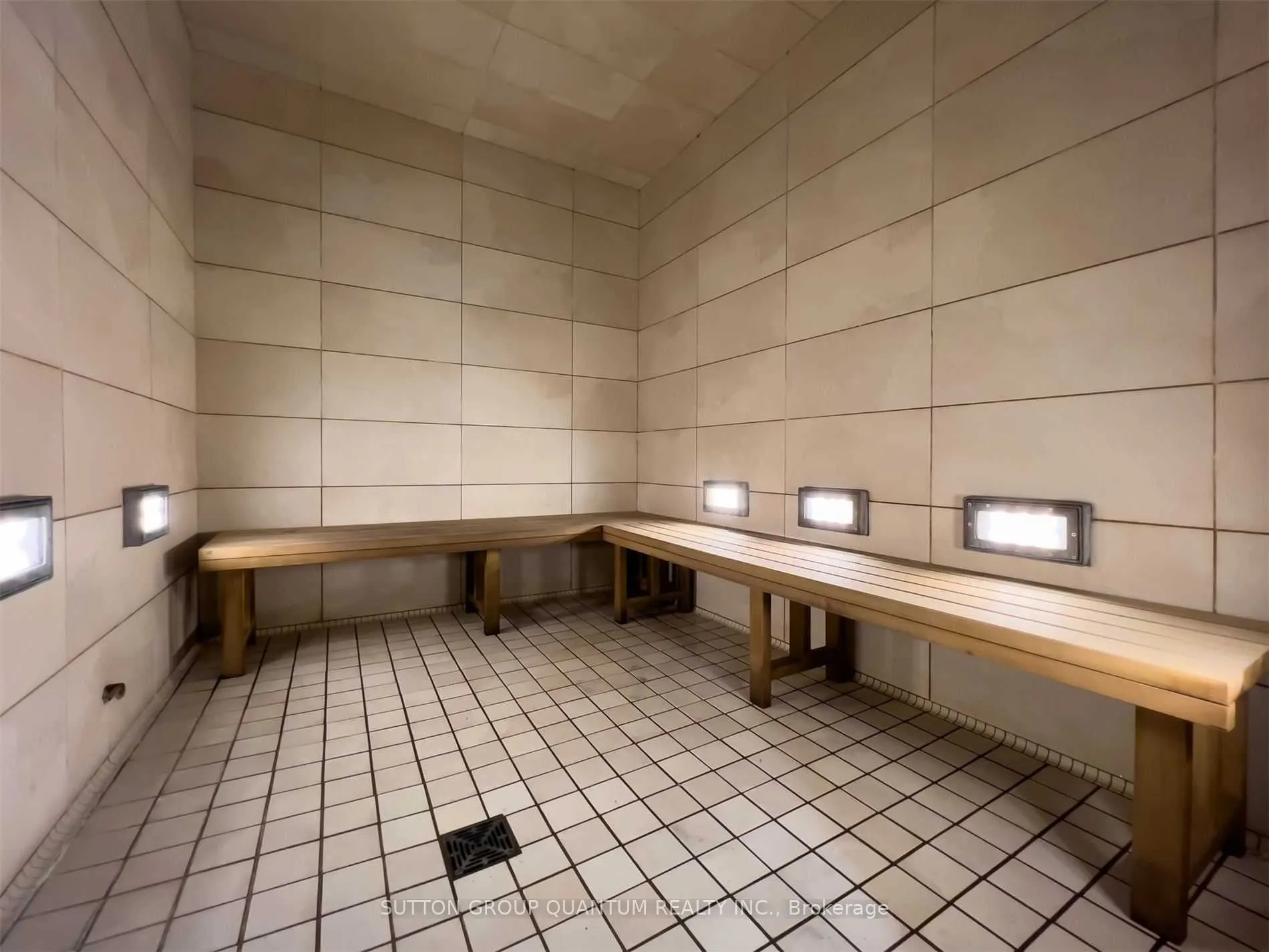 38 Joe Shuster Way, #820