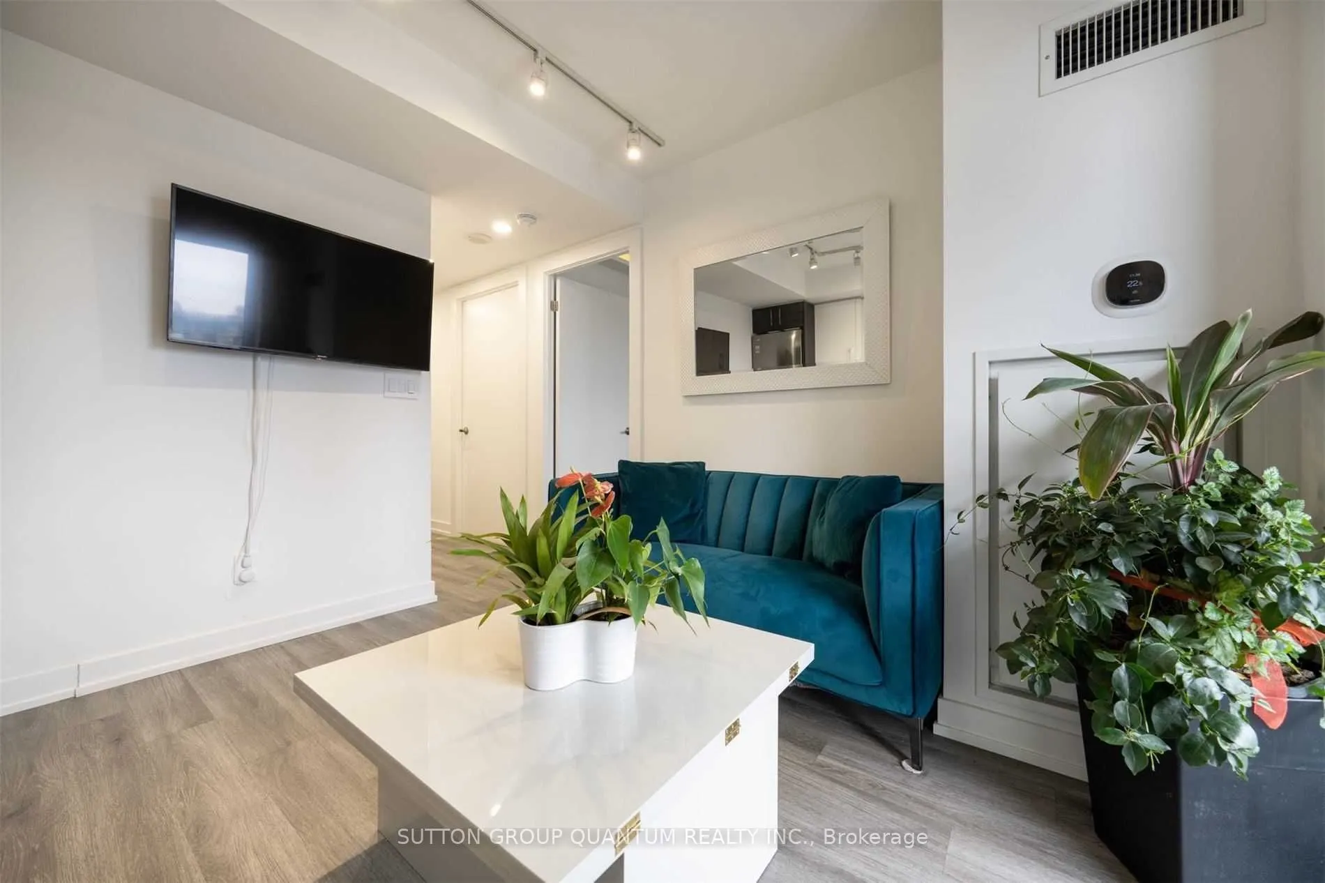 38 Joe Shuster Way, #820