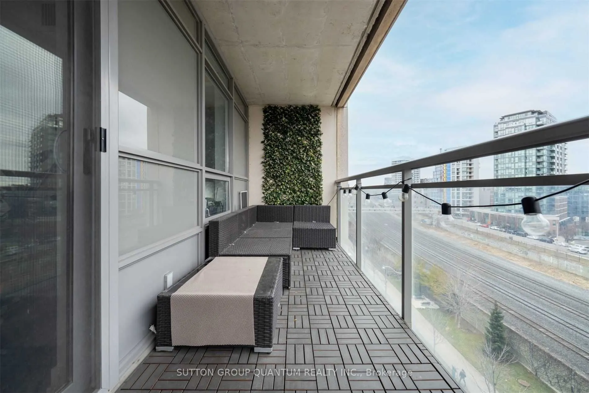 38 Joe Shuster Way, #820