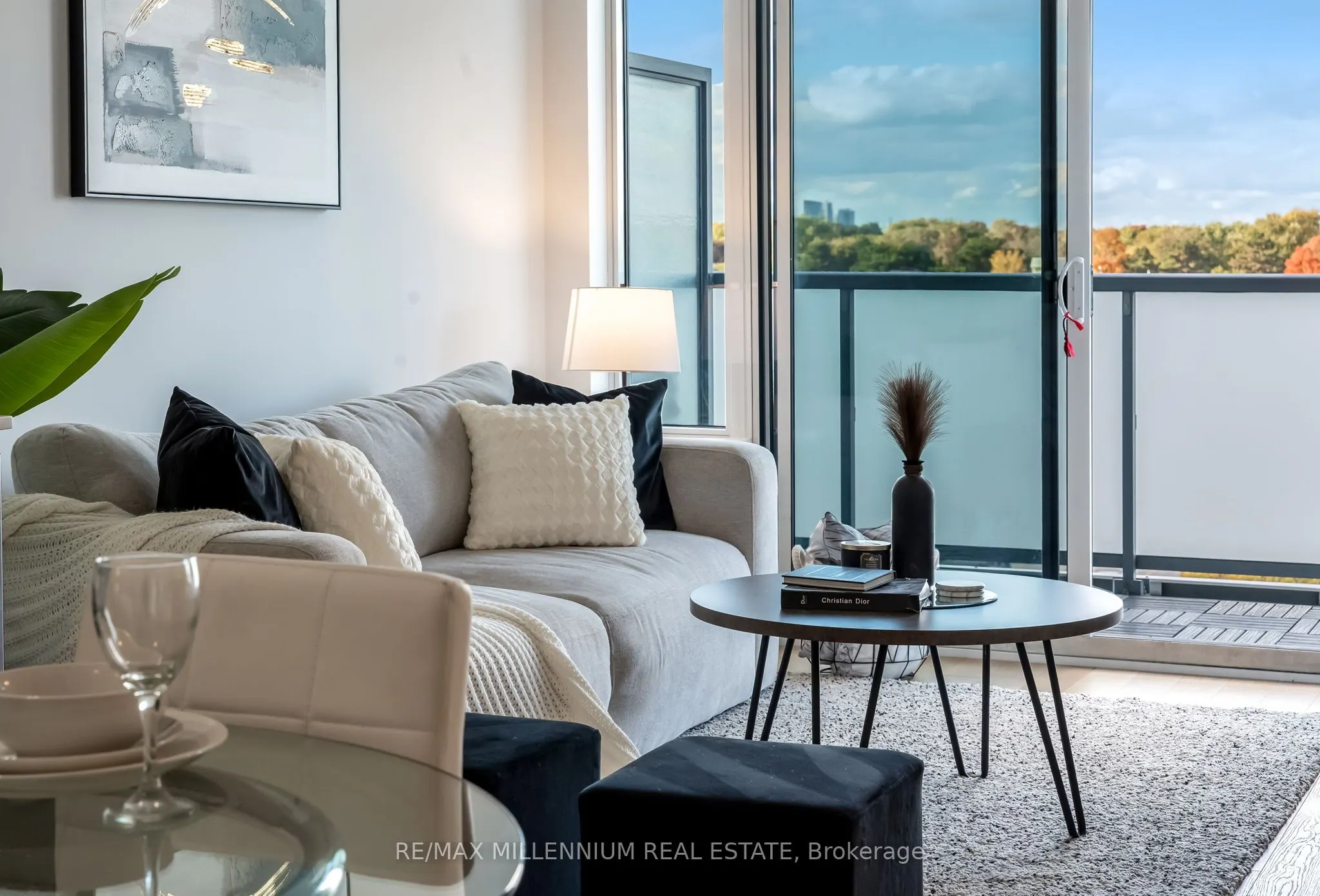 7 Kenaston Gardens, #322