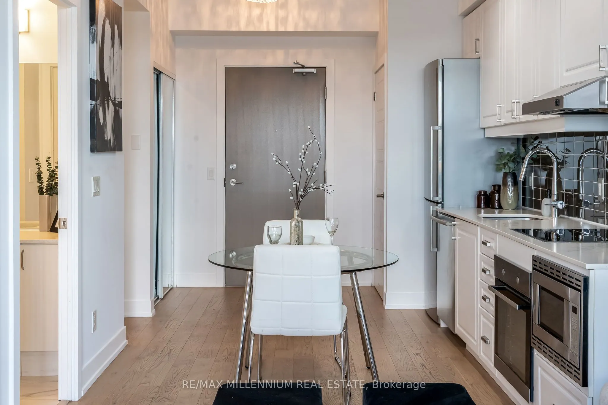 7 Kenaston Gardens, #322