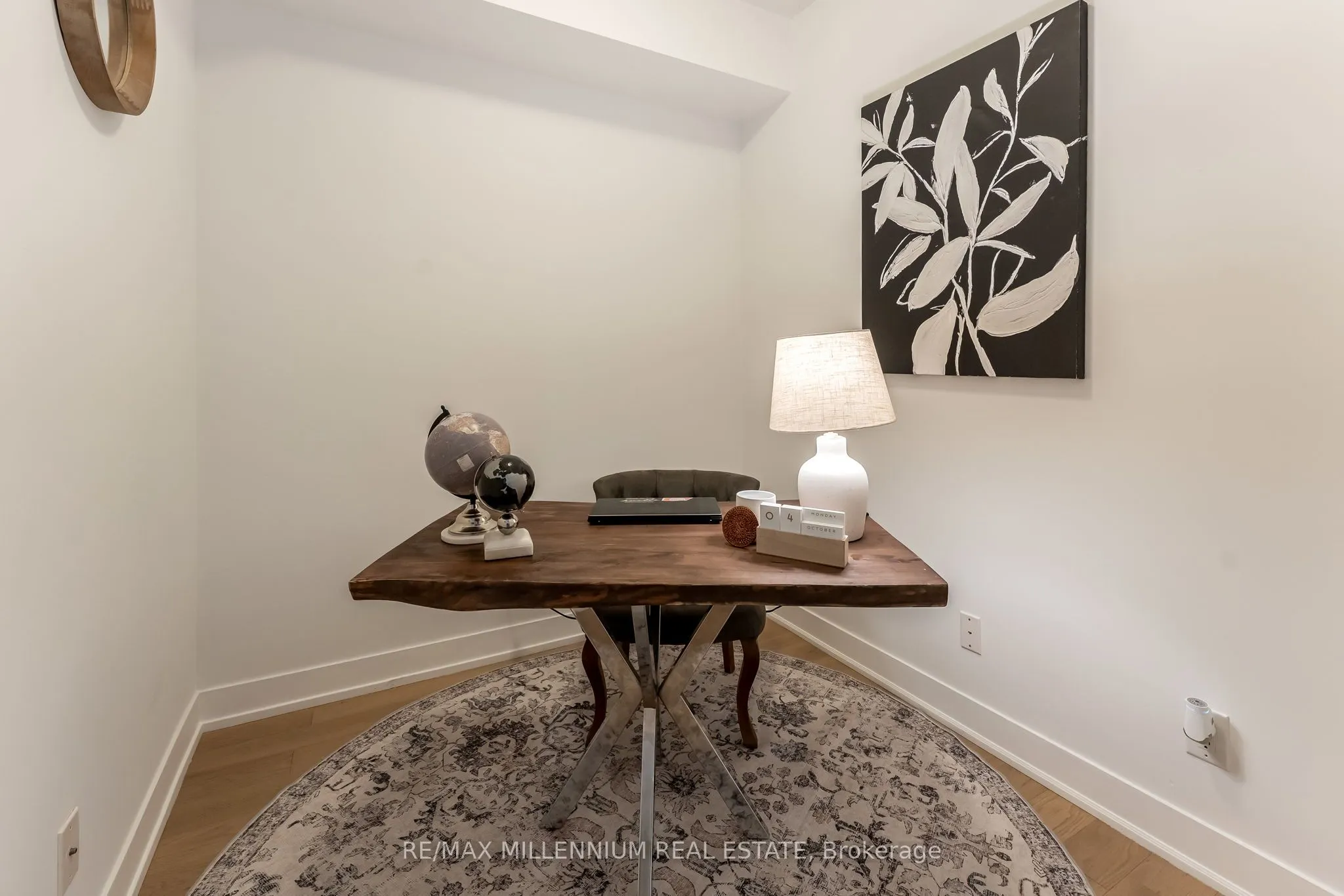 7 Kenaston Gardens, #322