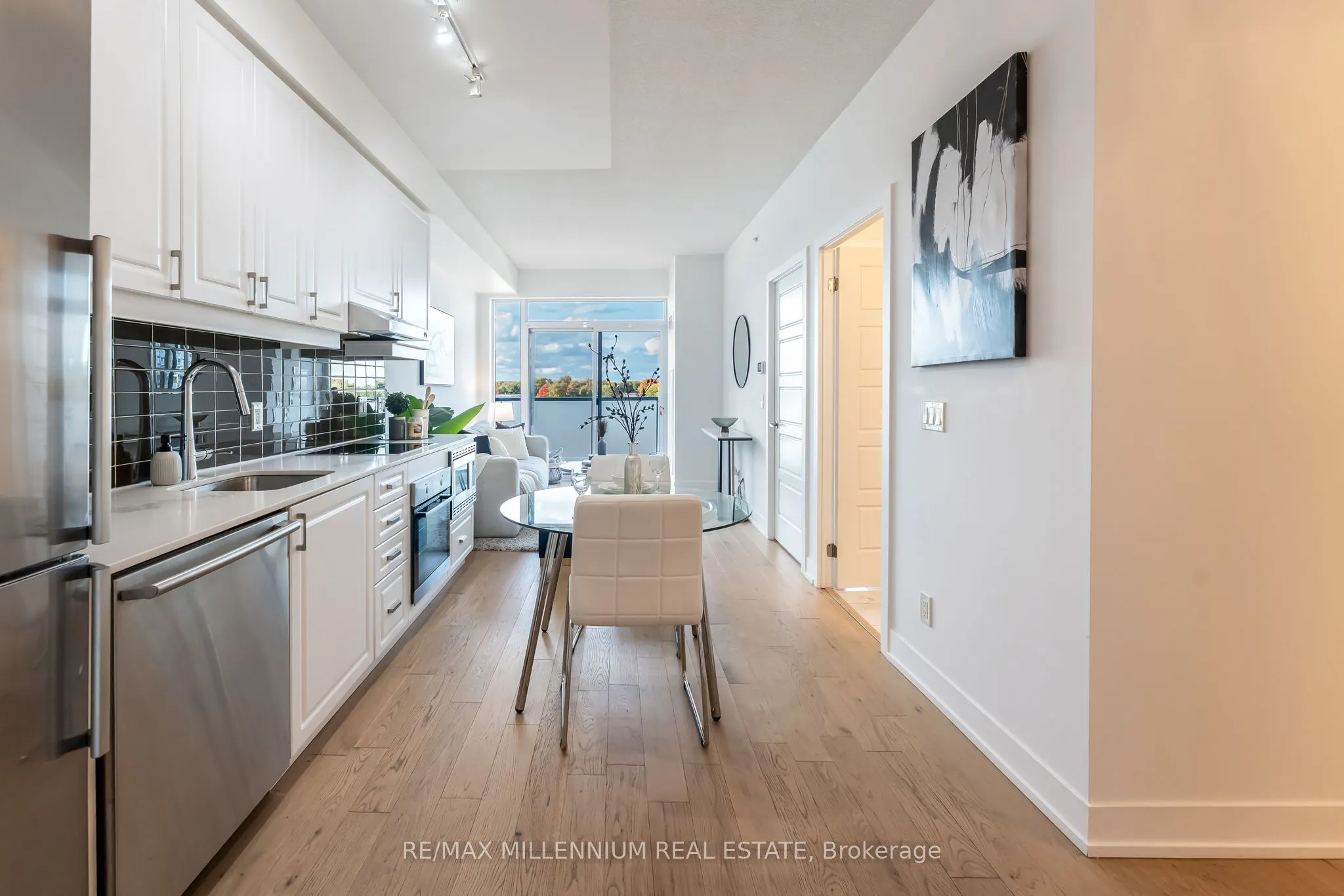 7 Kenaston Gardens, #322