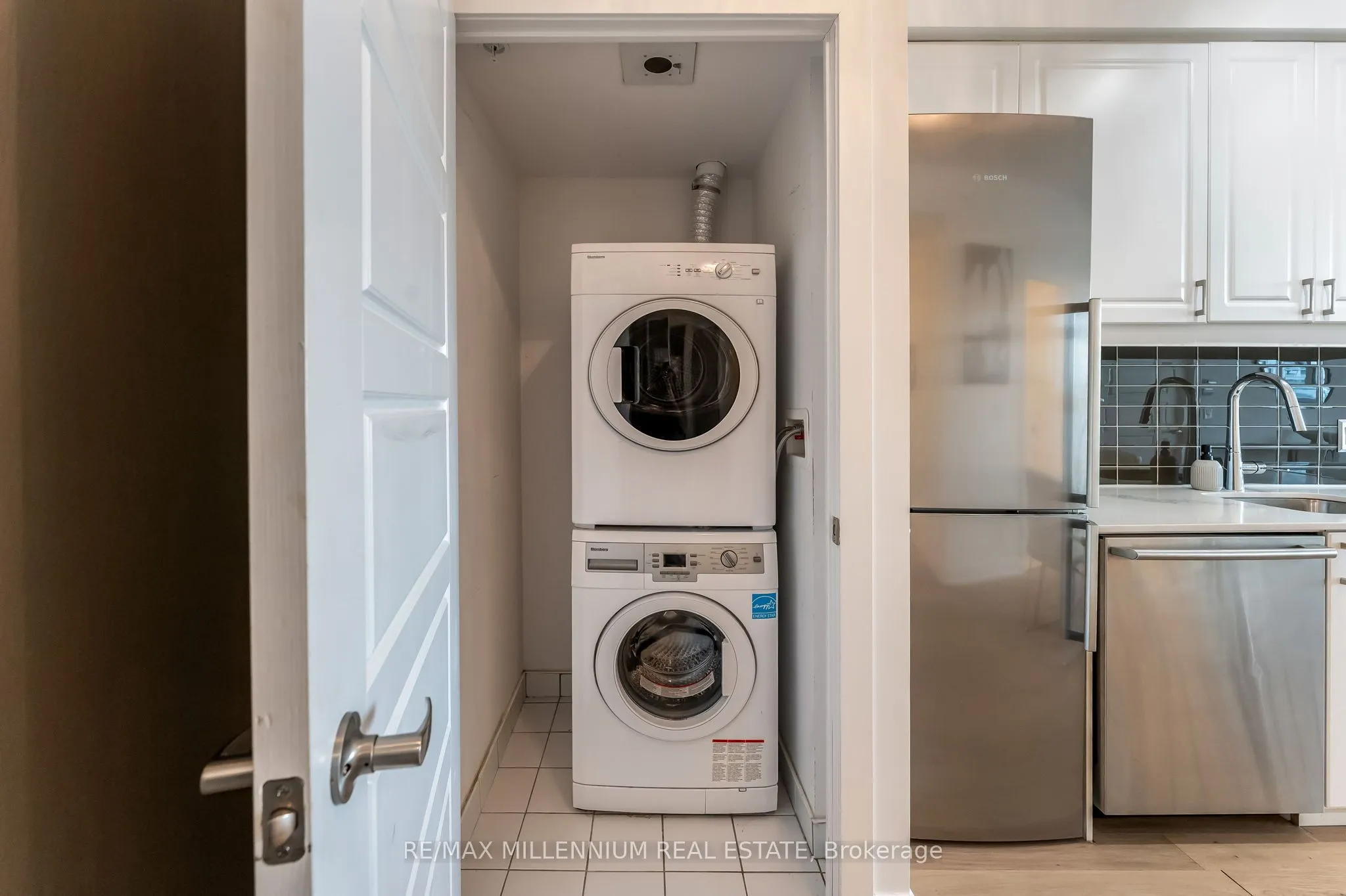 7 Kenaston Gardens, #322