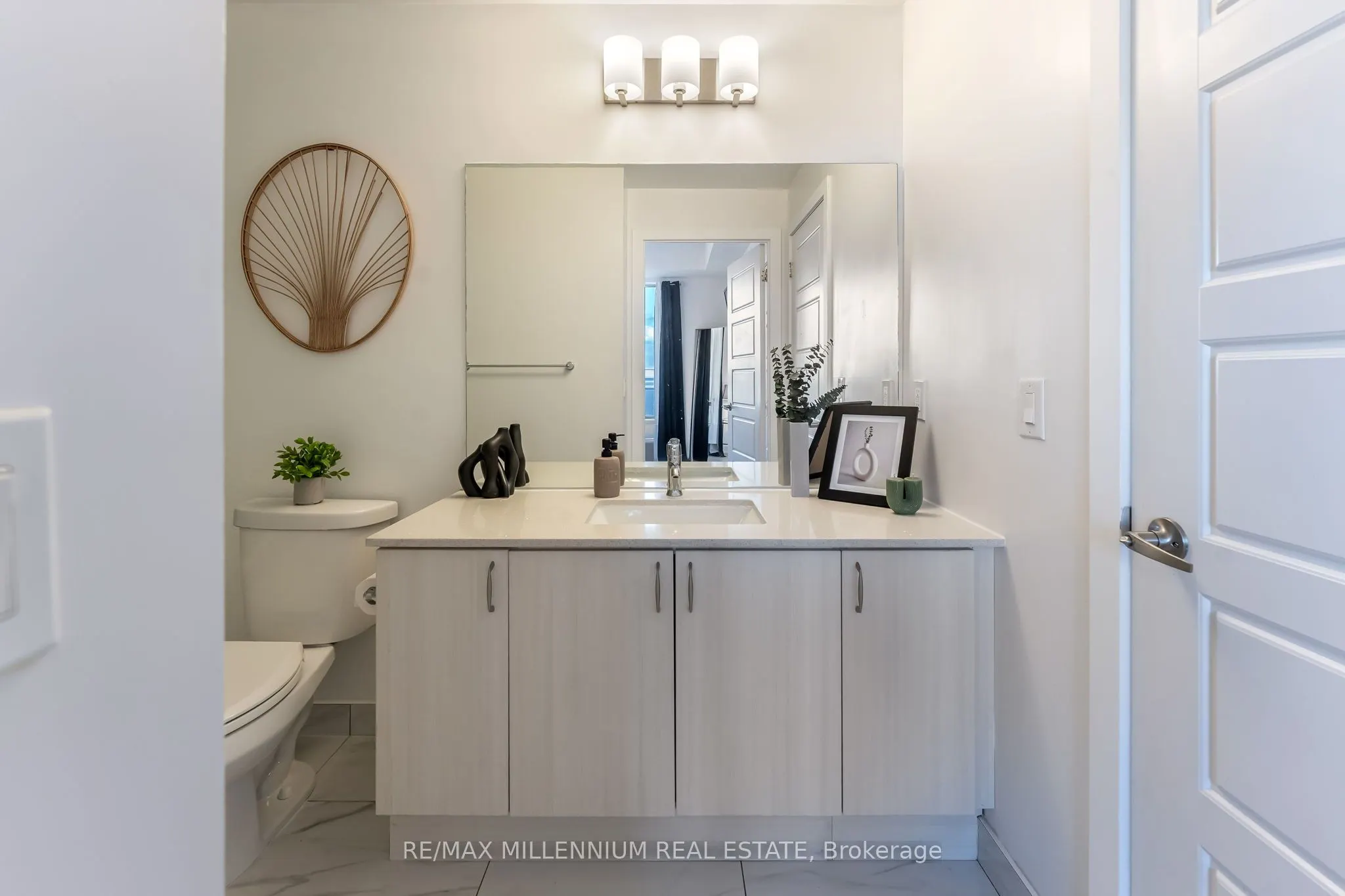 7 Kenaston Gardens, #322