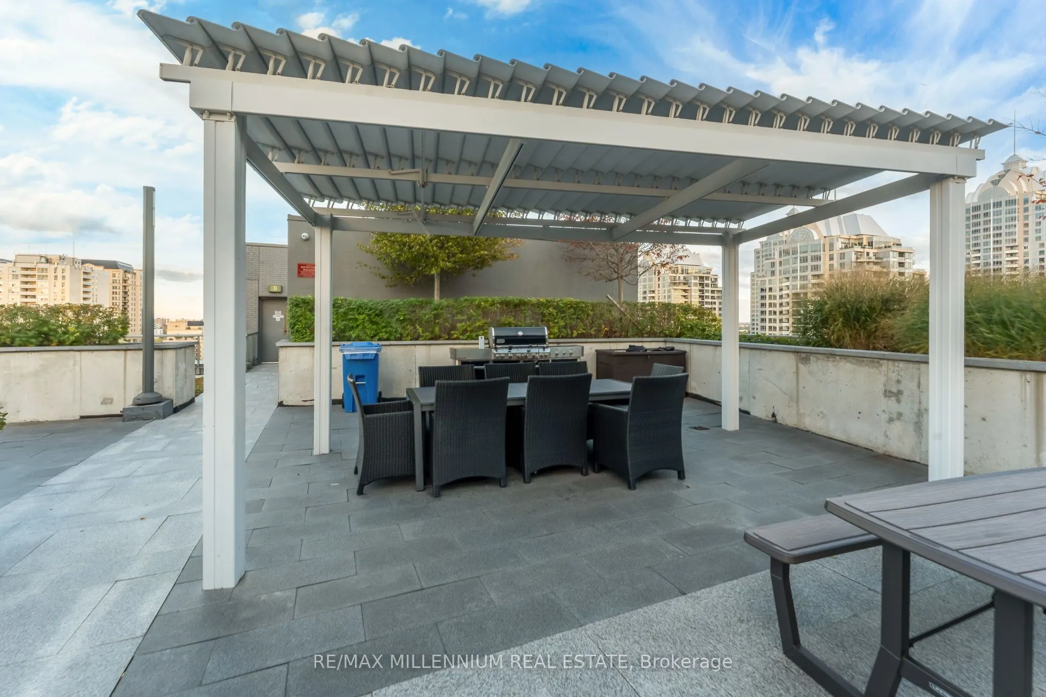 7 Kenaston Gardens, #322