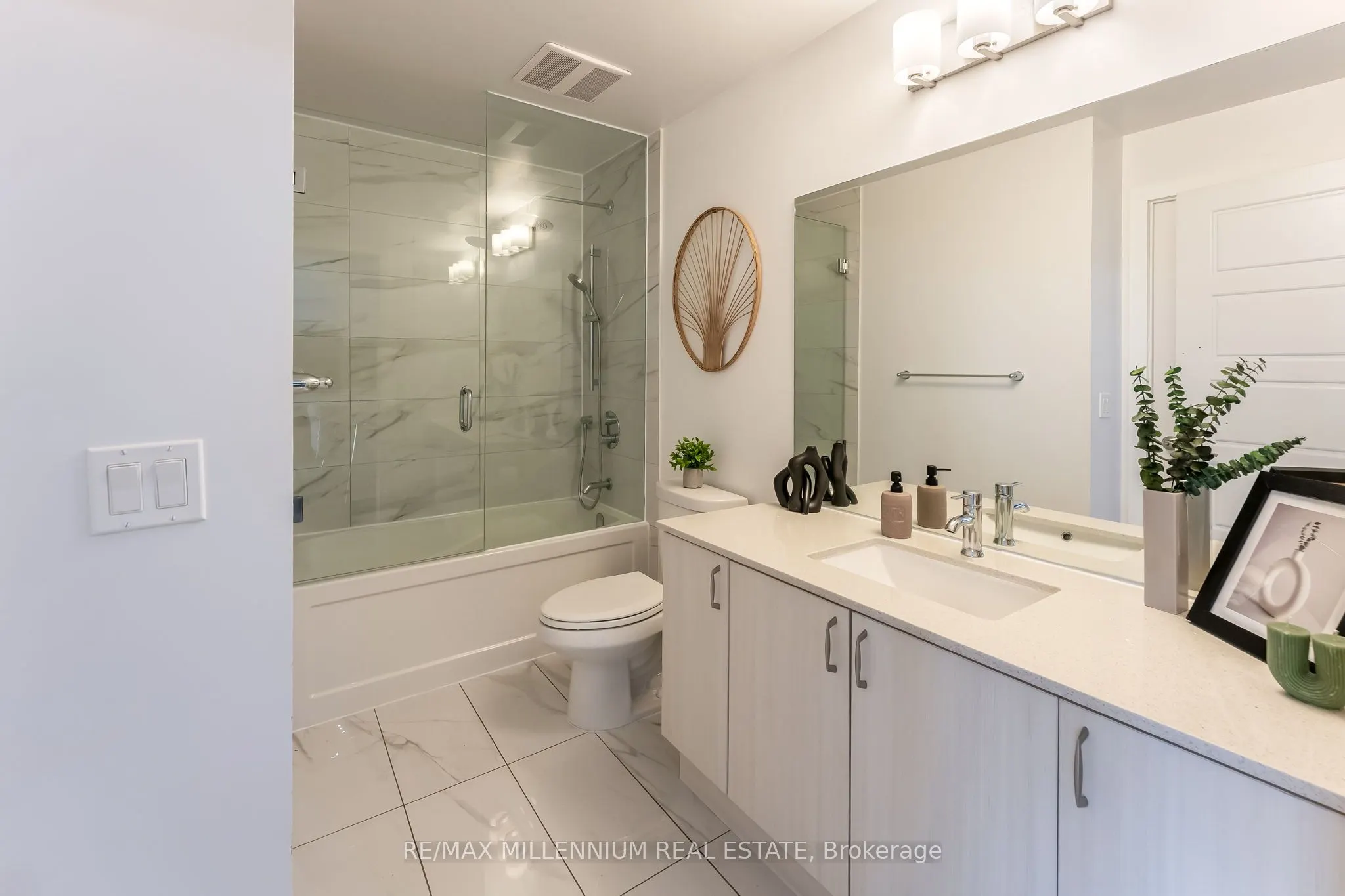 7 Kenaston Gardens, #322