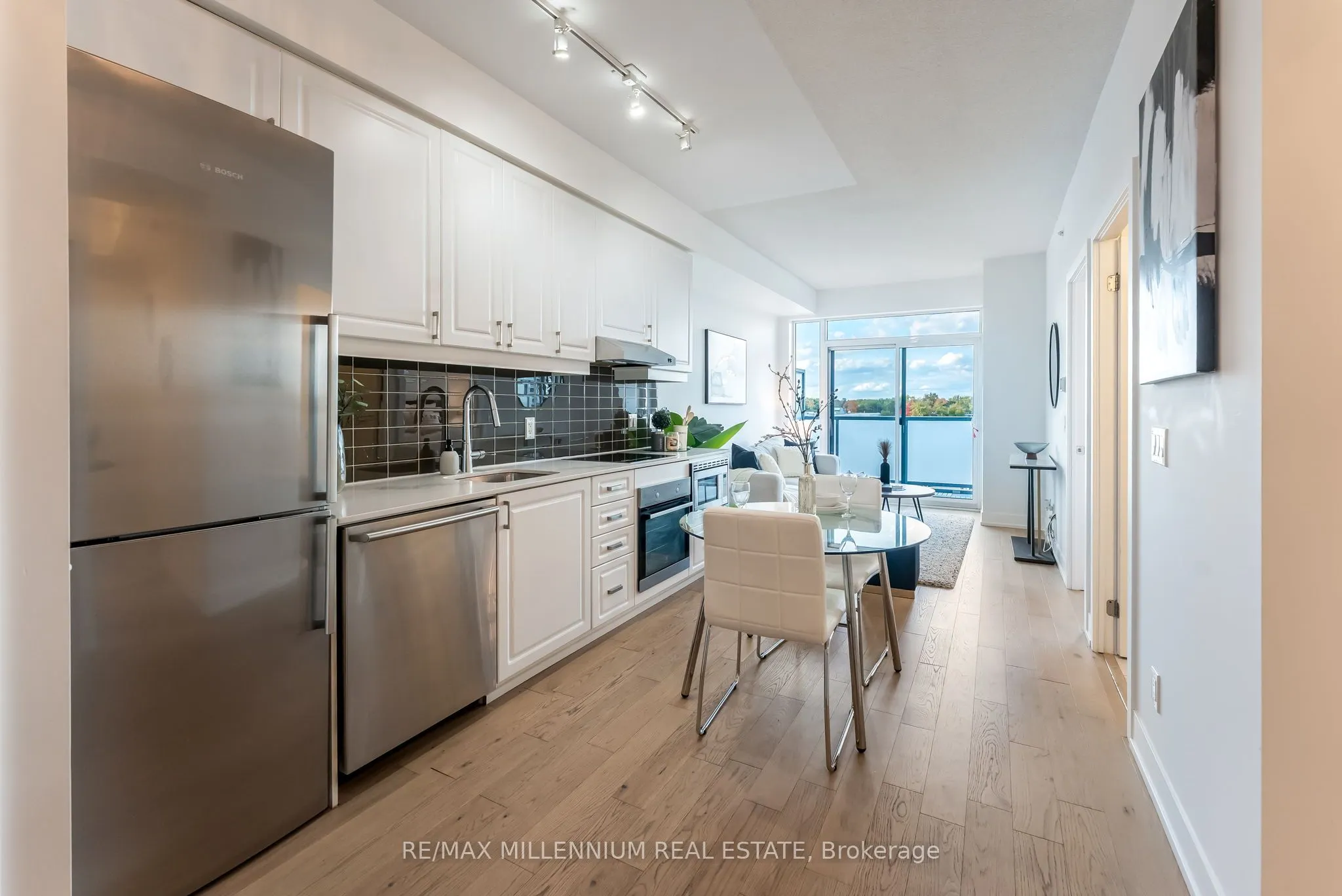 7 Kenaston Gardens, #322