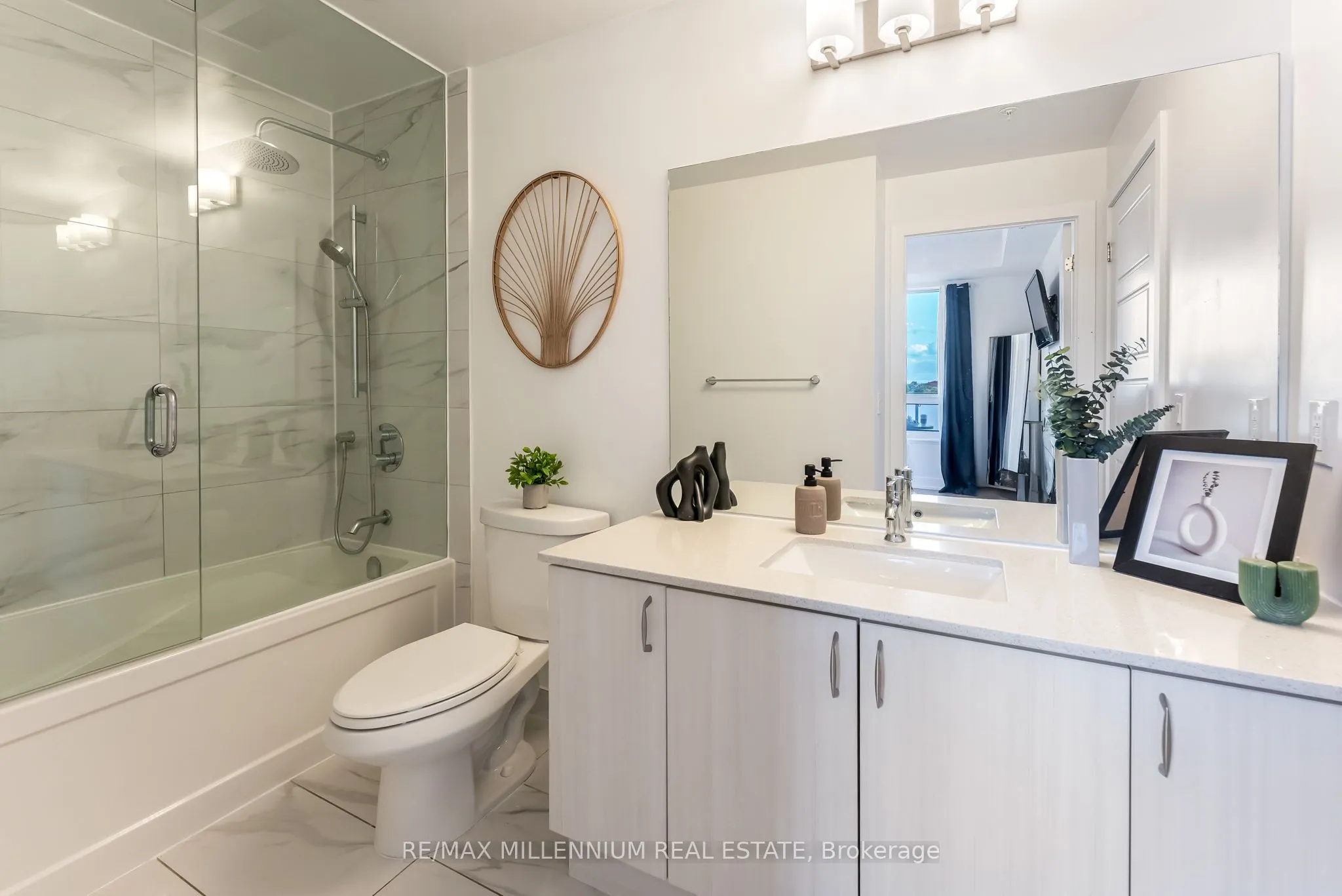 7 Kenaston Gardens, #322