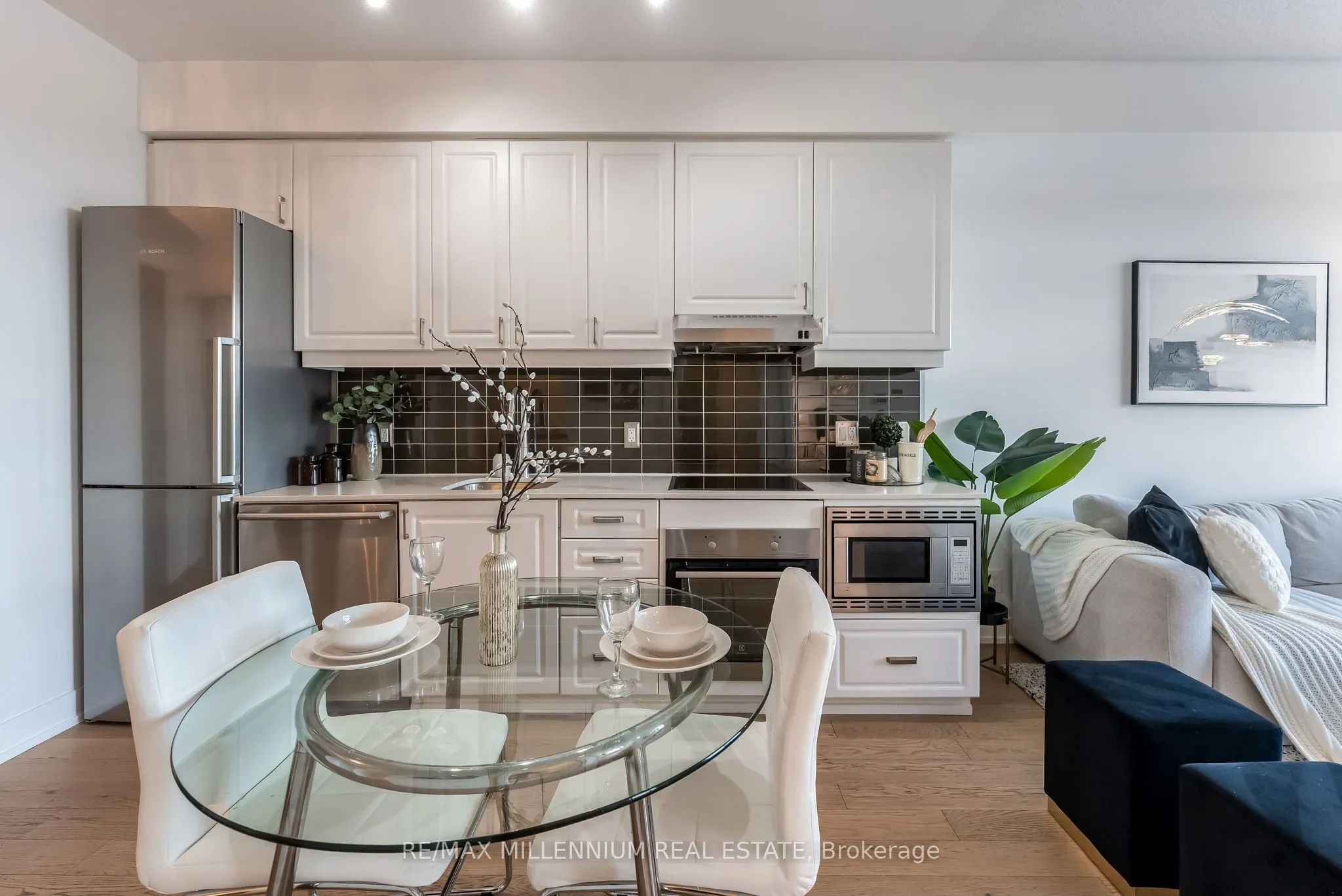 7 Kenaston Gardens, #322