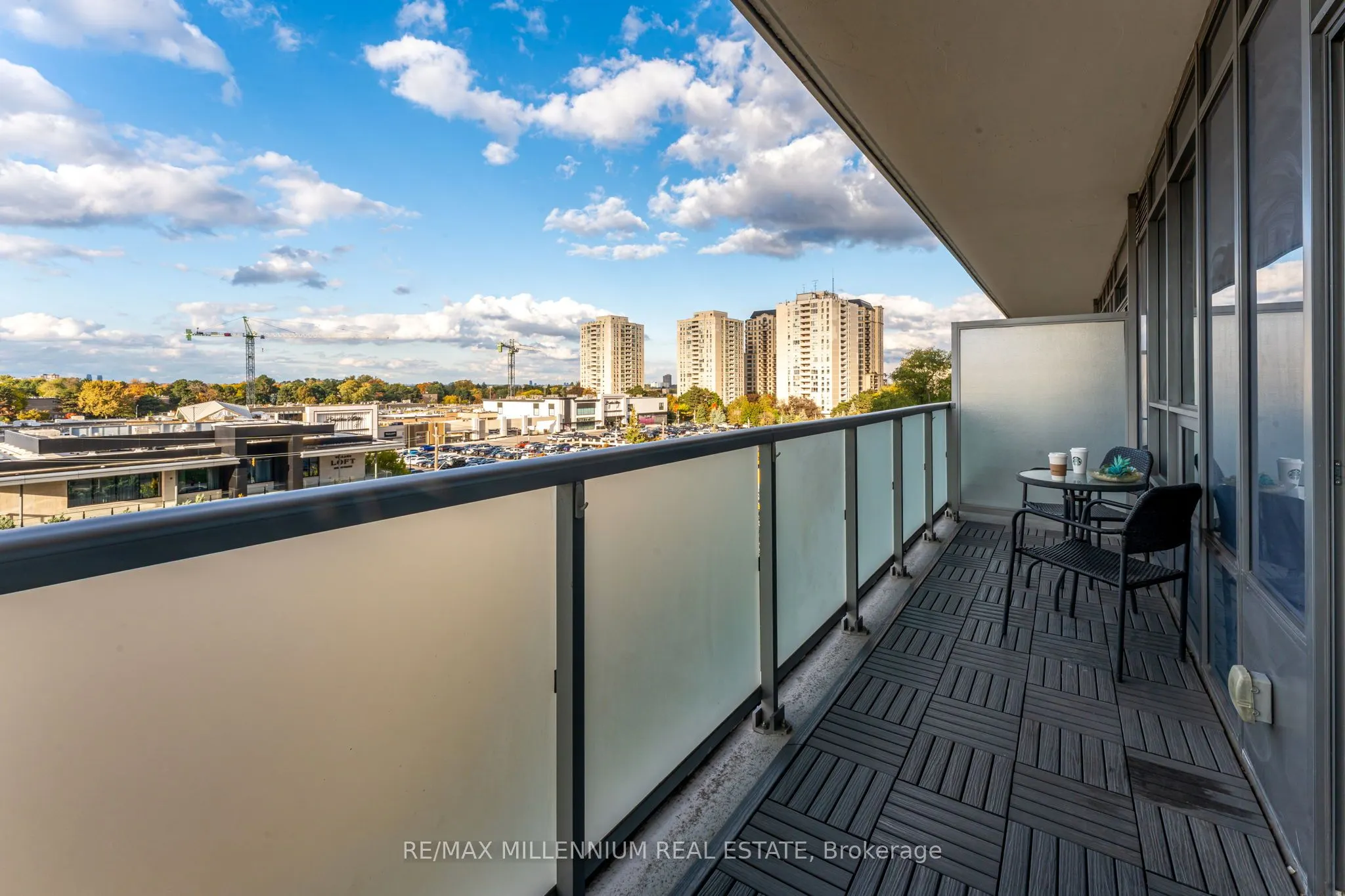 7 Kenaston Gardens, #322