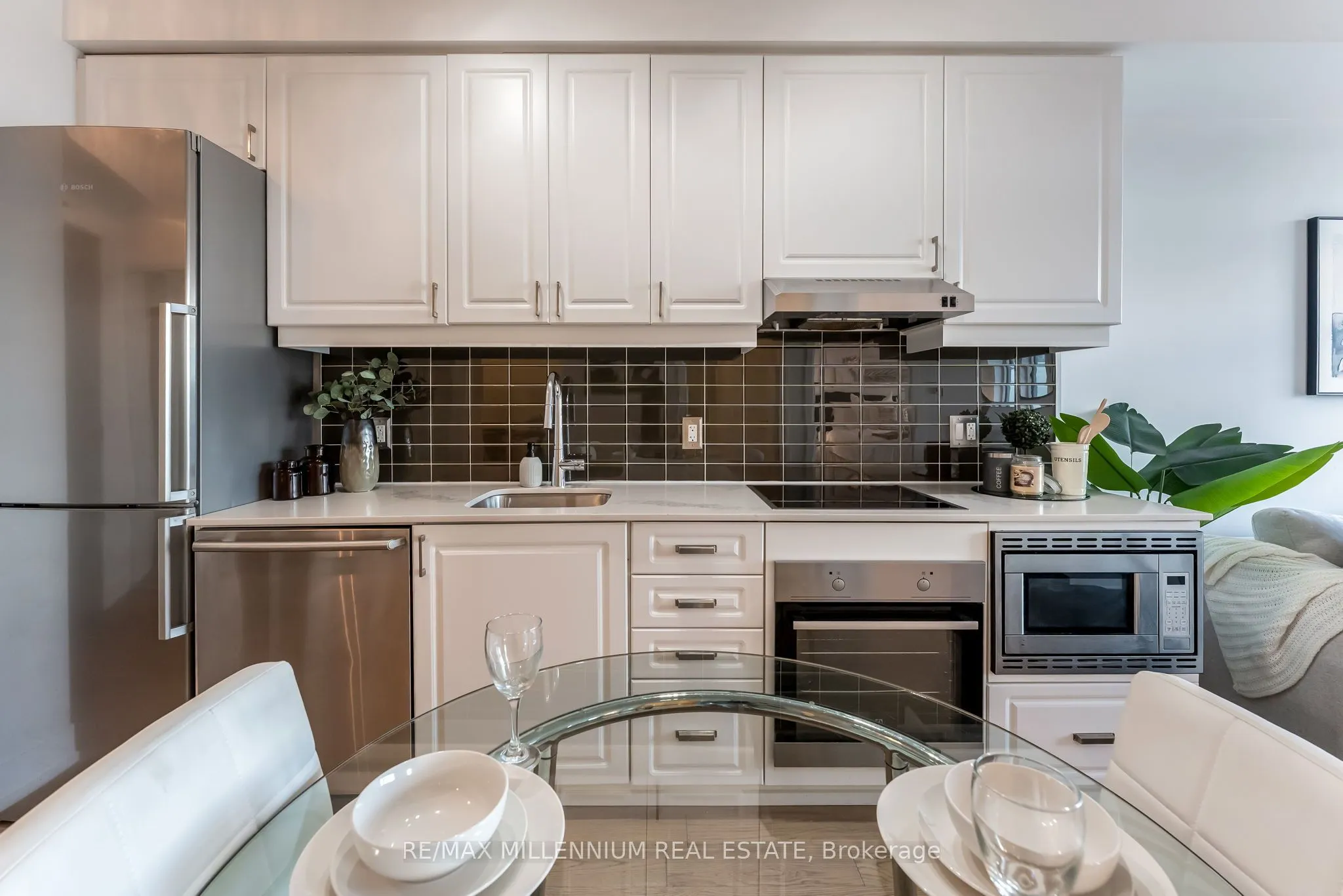 7 Kenaston Gardens, #322